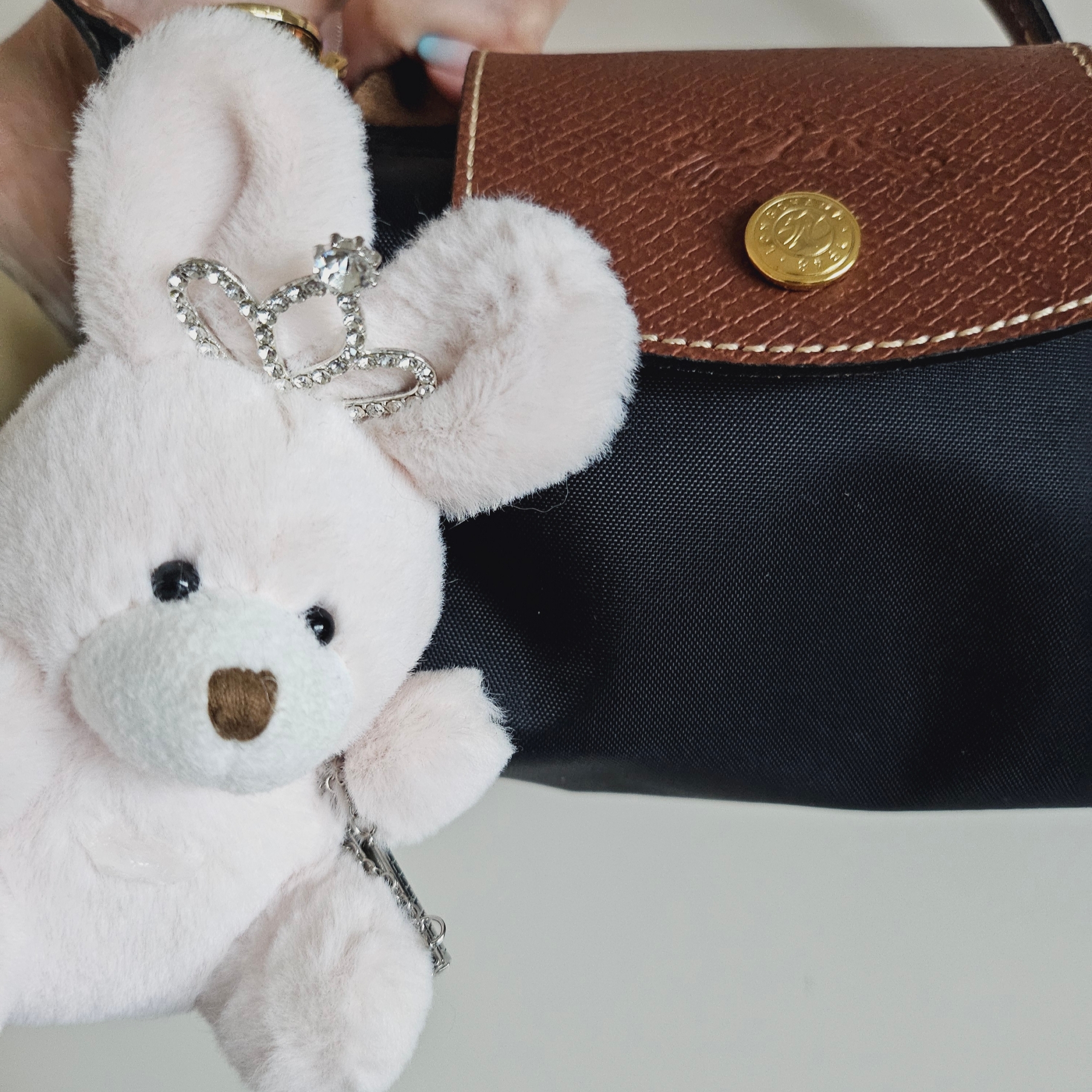 Longchamp Le Pliage Original Handle Pouch Black 착용 스타일
