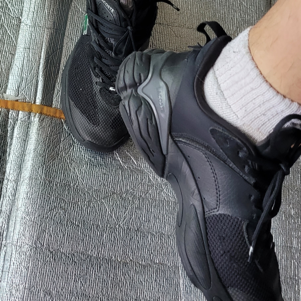 (W) Lacoste Aceshot Sneaker Beige 착용 스타일 - 3
