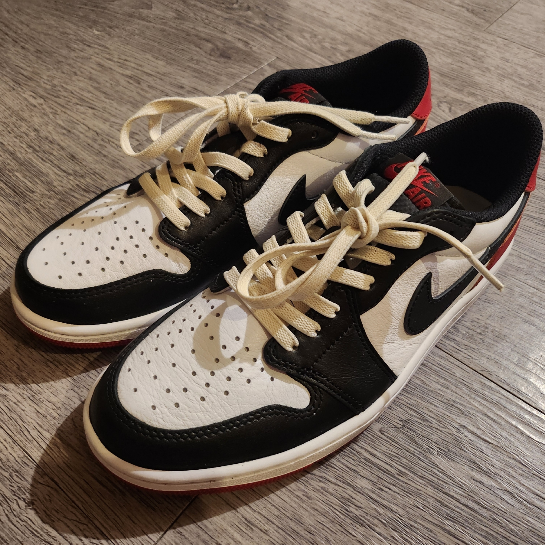 Jordan 1 Retro Low OG Black Toe 착용 스타일 - 2