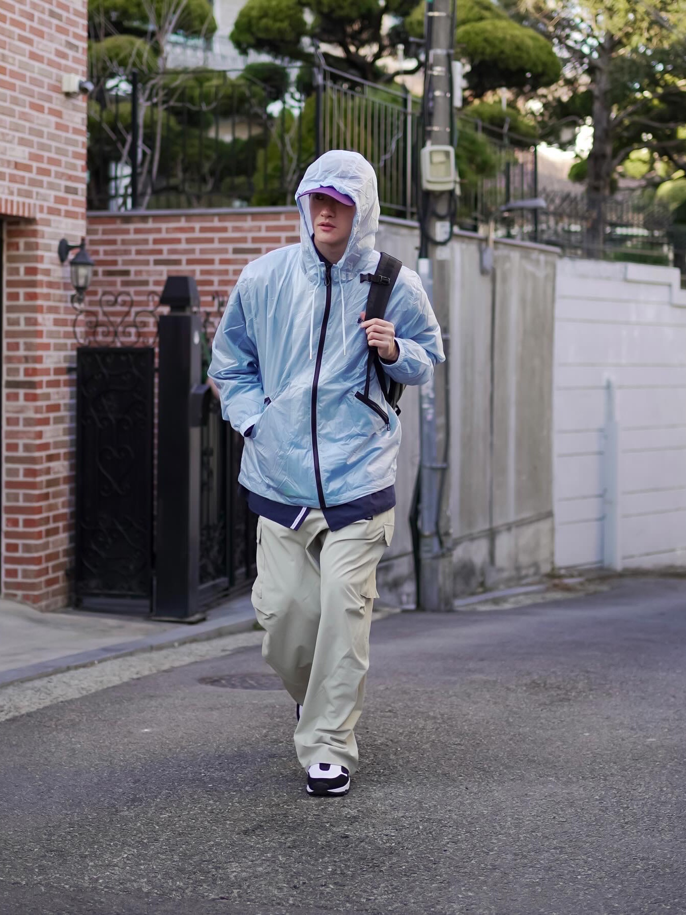 Nike x Comme des Garcons Homme Plus Air Max Sunder SP White Black, Supreme Backpack Blue - 23FW 착용 스타일 - 1