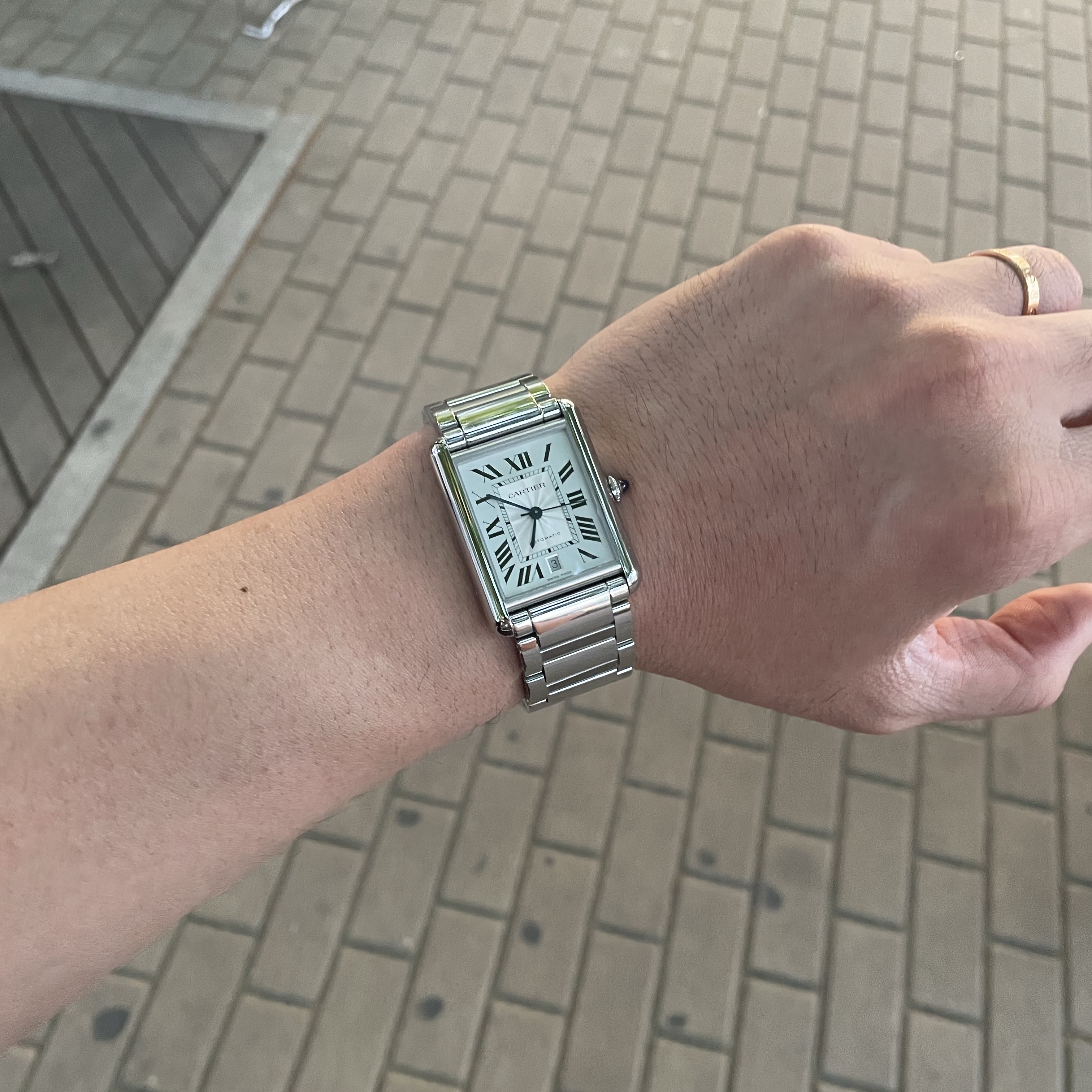 Cartier Tank Must Watch Extra Large Automatic Steel Bracelet Steel 착용 스타일