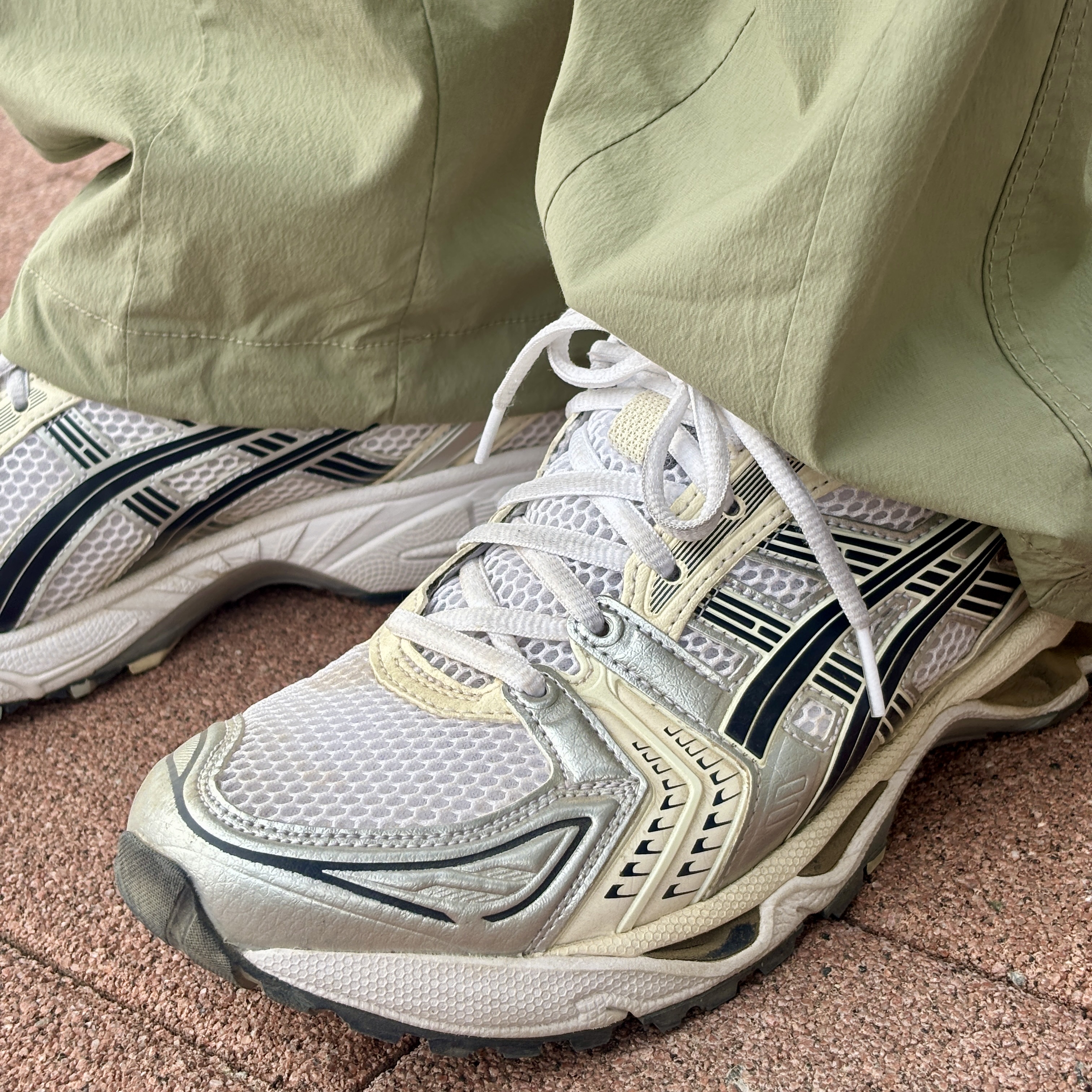 (W) Asics Gel-Kayano 14 White Midnight 착용 스타일 - 3