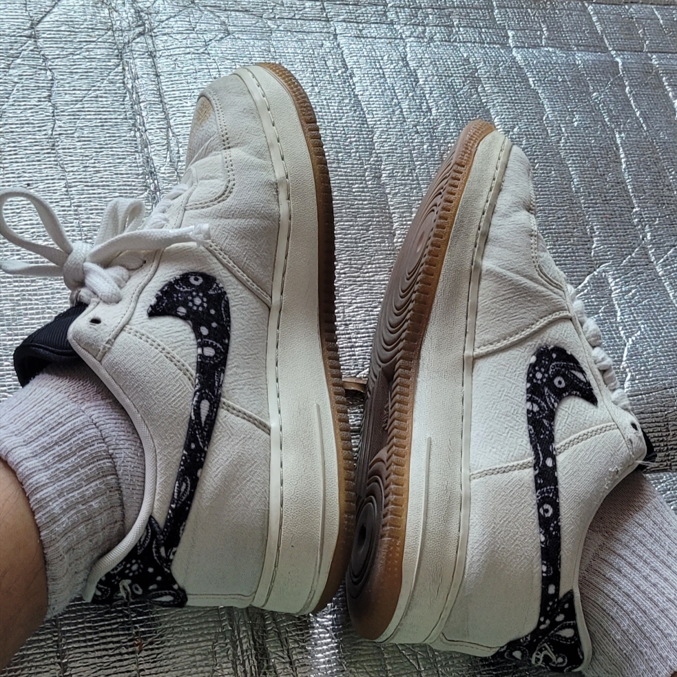 Nike Air Force 1 '07 LV8 Paisley Swoosh 착용 스타일 - 3