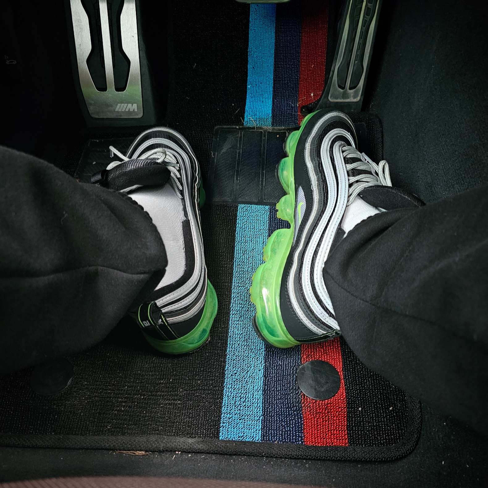 Nike Air VaporMax 97 Black Volt, IAB Studio Sweatpants Black White - 23SS 착용 스타일