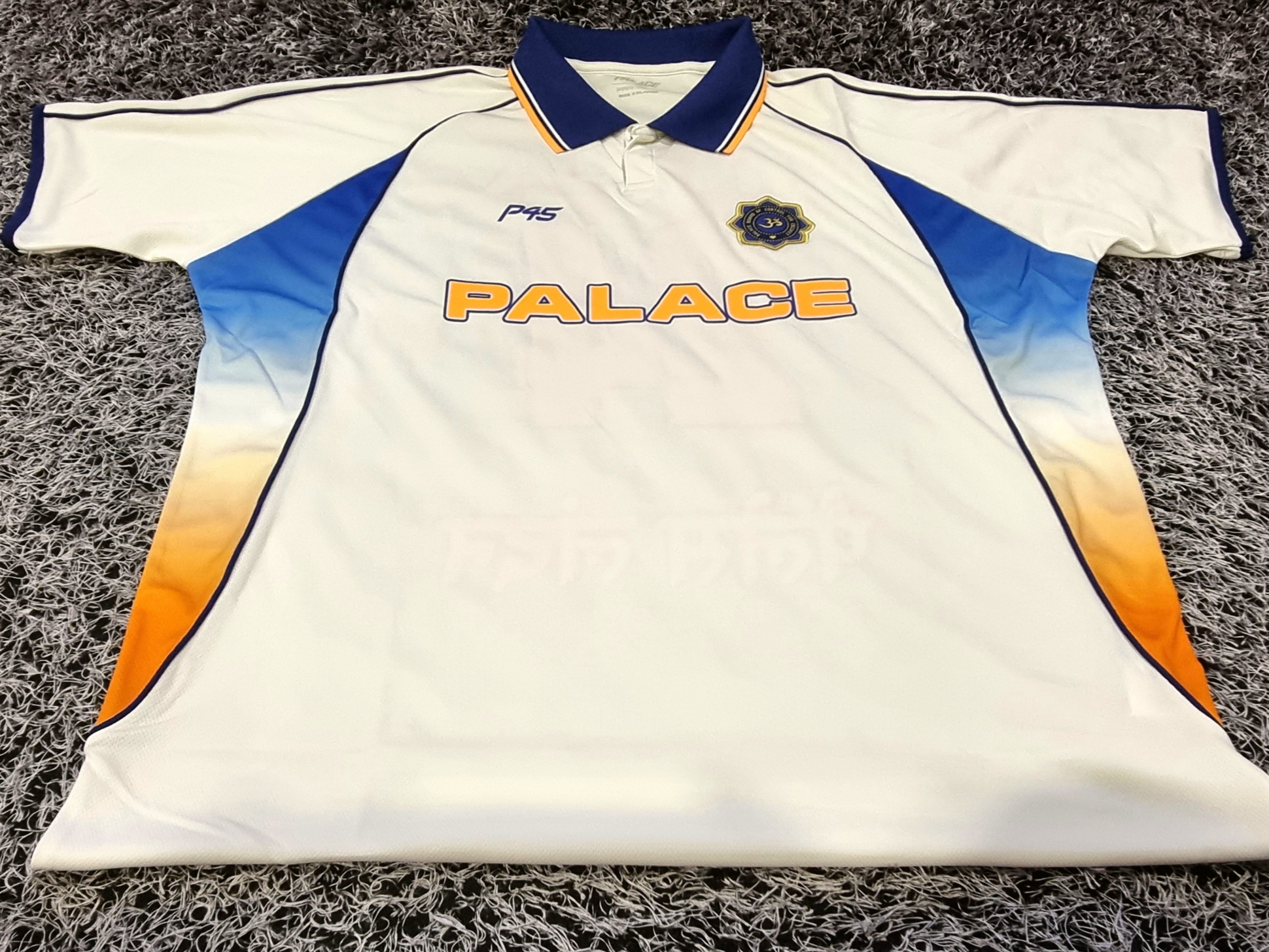 Palace Cricket Jersey White - 24SS 착용 스타일 - 1
