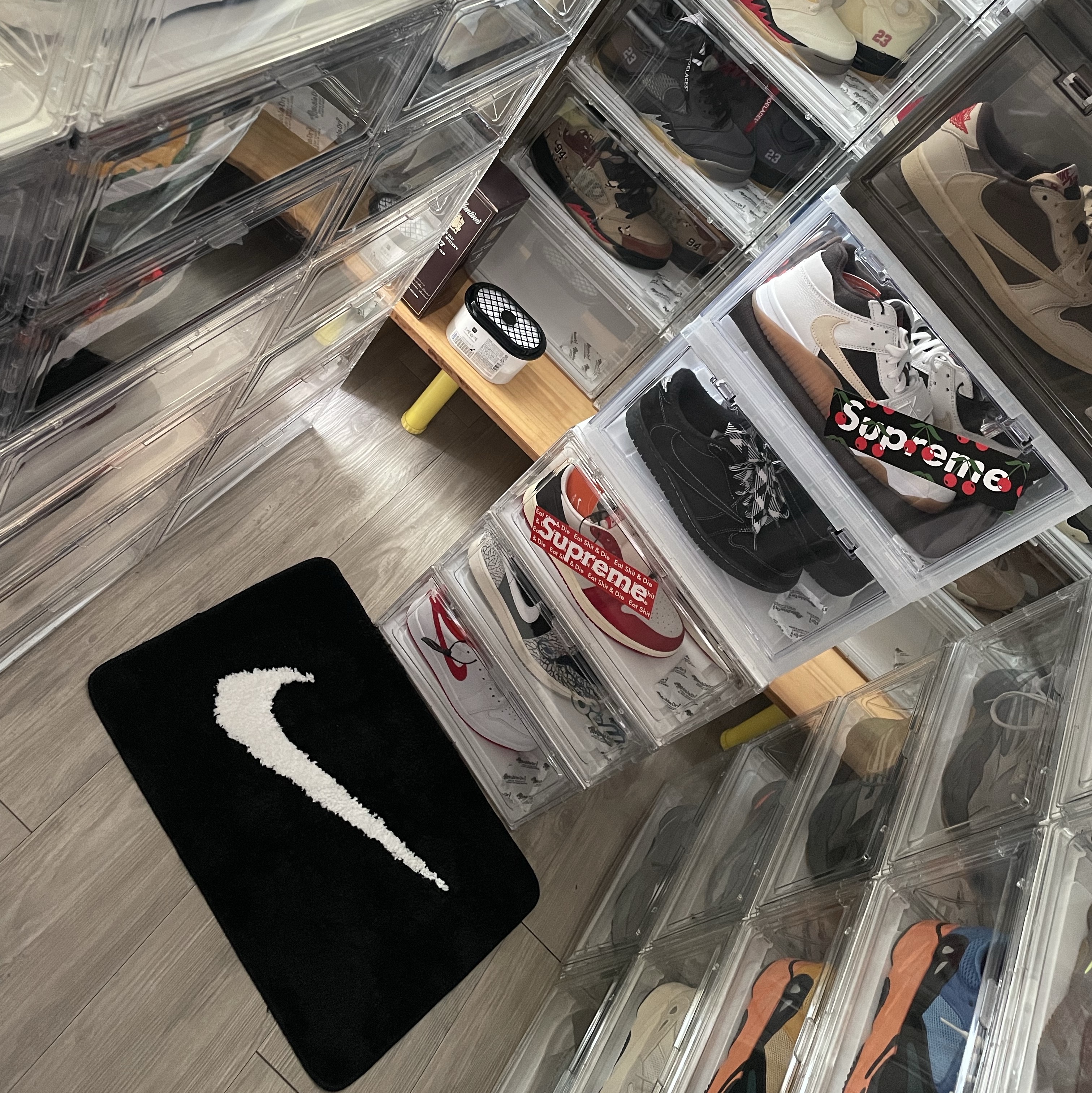 Nike Swoosh Rug Black White 착용 스타일 - 1