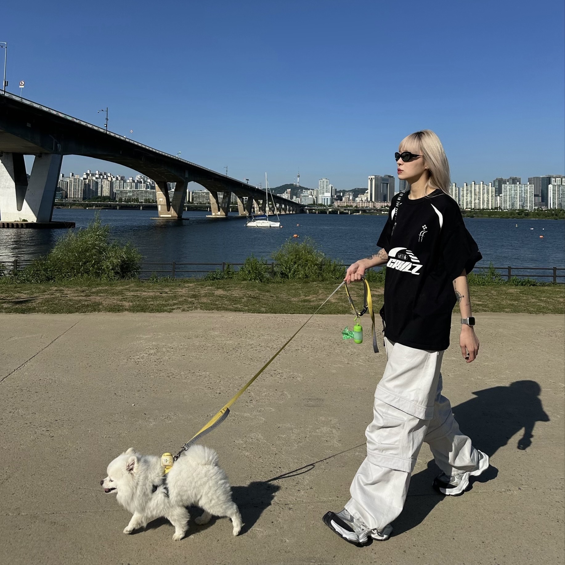 Farfromwhat Far Layered Work Pants White, (W) Balenciaga Cargo Sneakers White Grey 착용 스타일 - 2