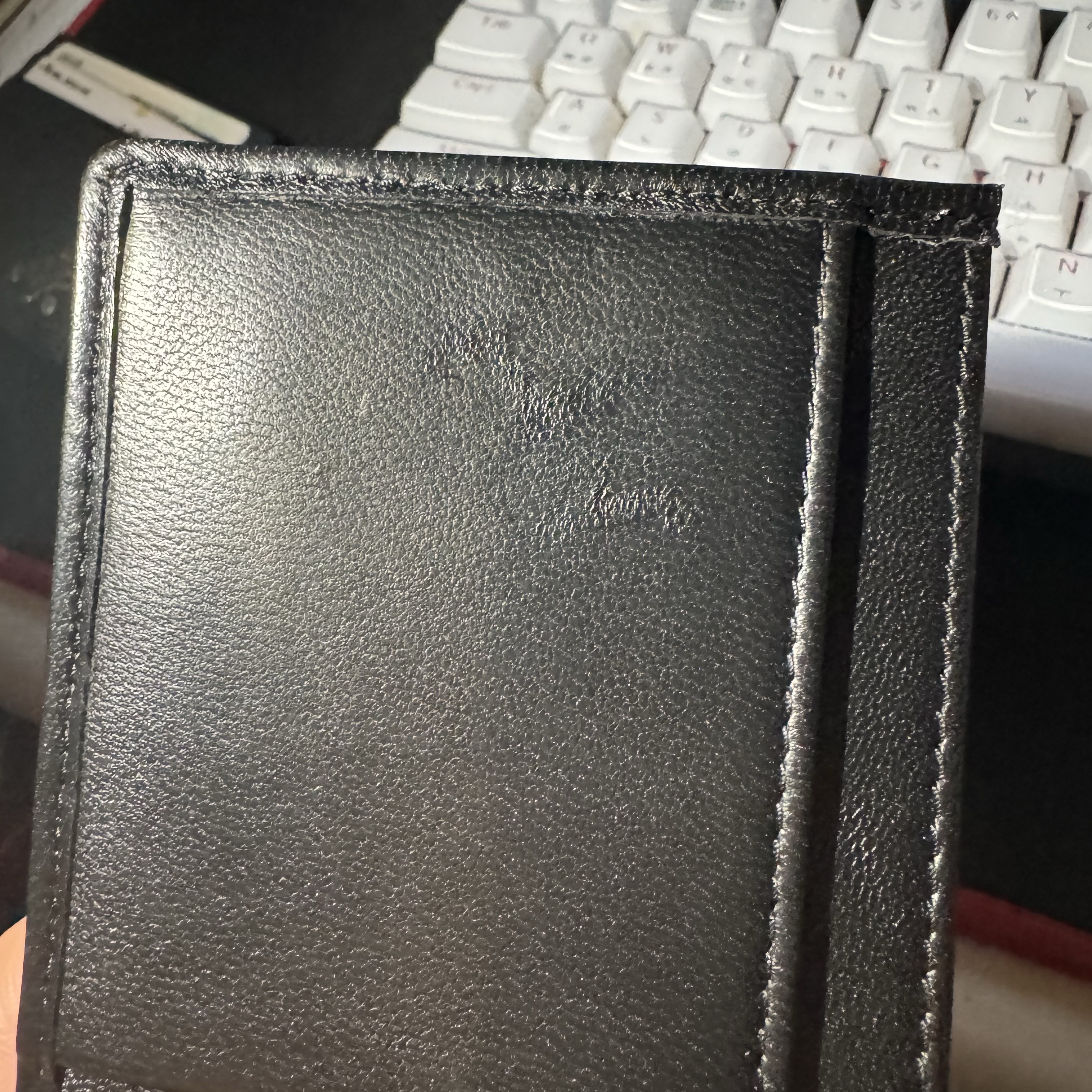 Miu Miu Matelasse Nappa Leather Card Holder Black 착용 스타일