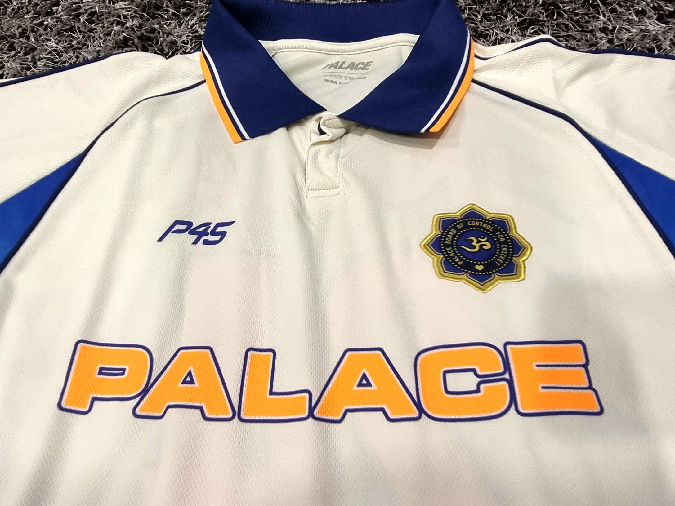 Palace Cricket Jersey White - 24SS 착용 스타일 - 3