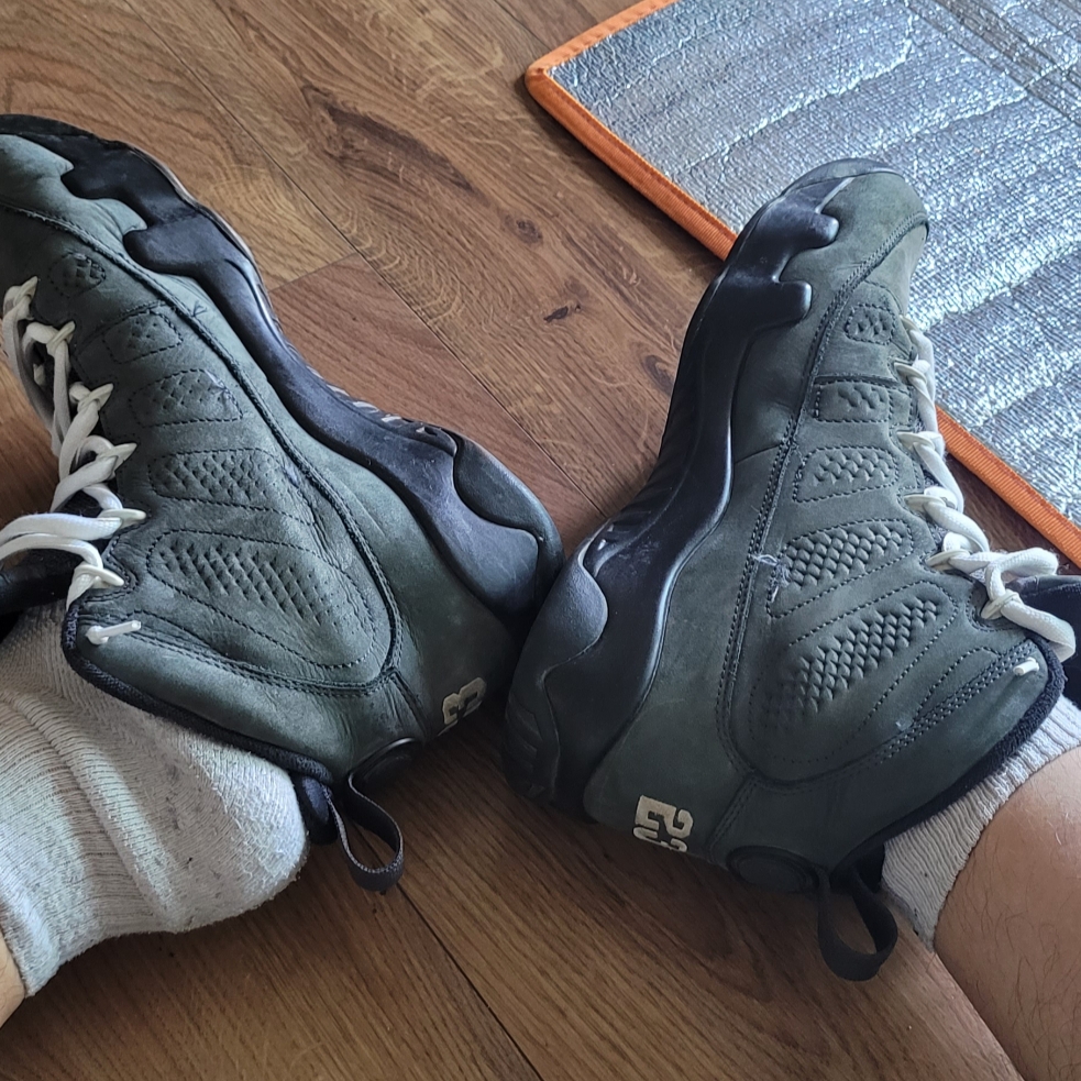 Jordan 9 Retro Anthracite 착용 스타일 - 1