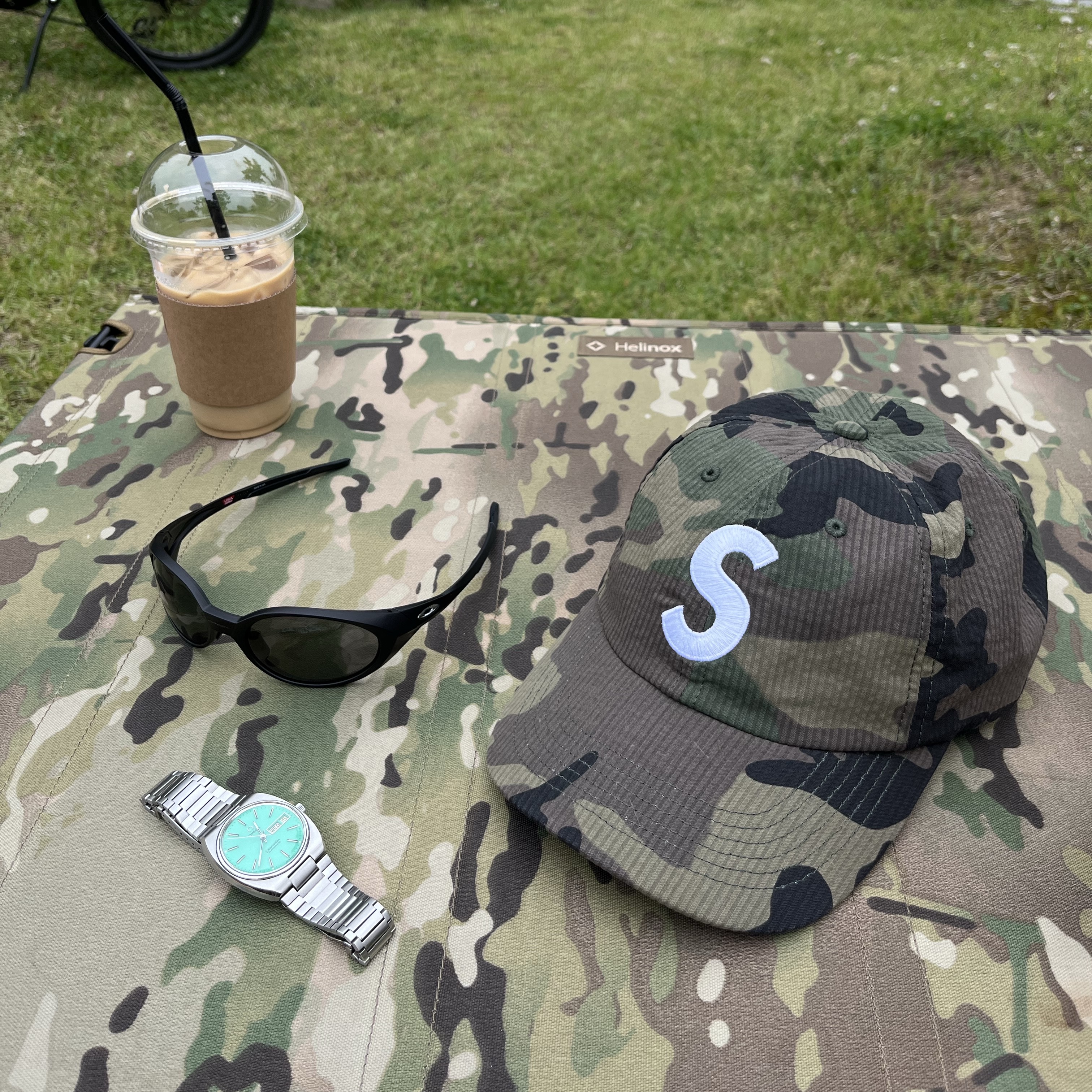 Supreme Seersucker S Logo 6-Panel Woodland Camo - 24SS, Oakley Eye Jacket Redux Matte Black Frame Prizm Grey Lenses High Bridge Fit 착용 스타일