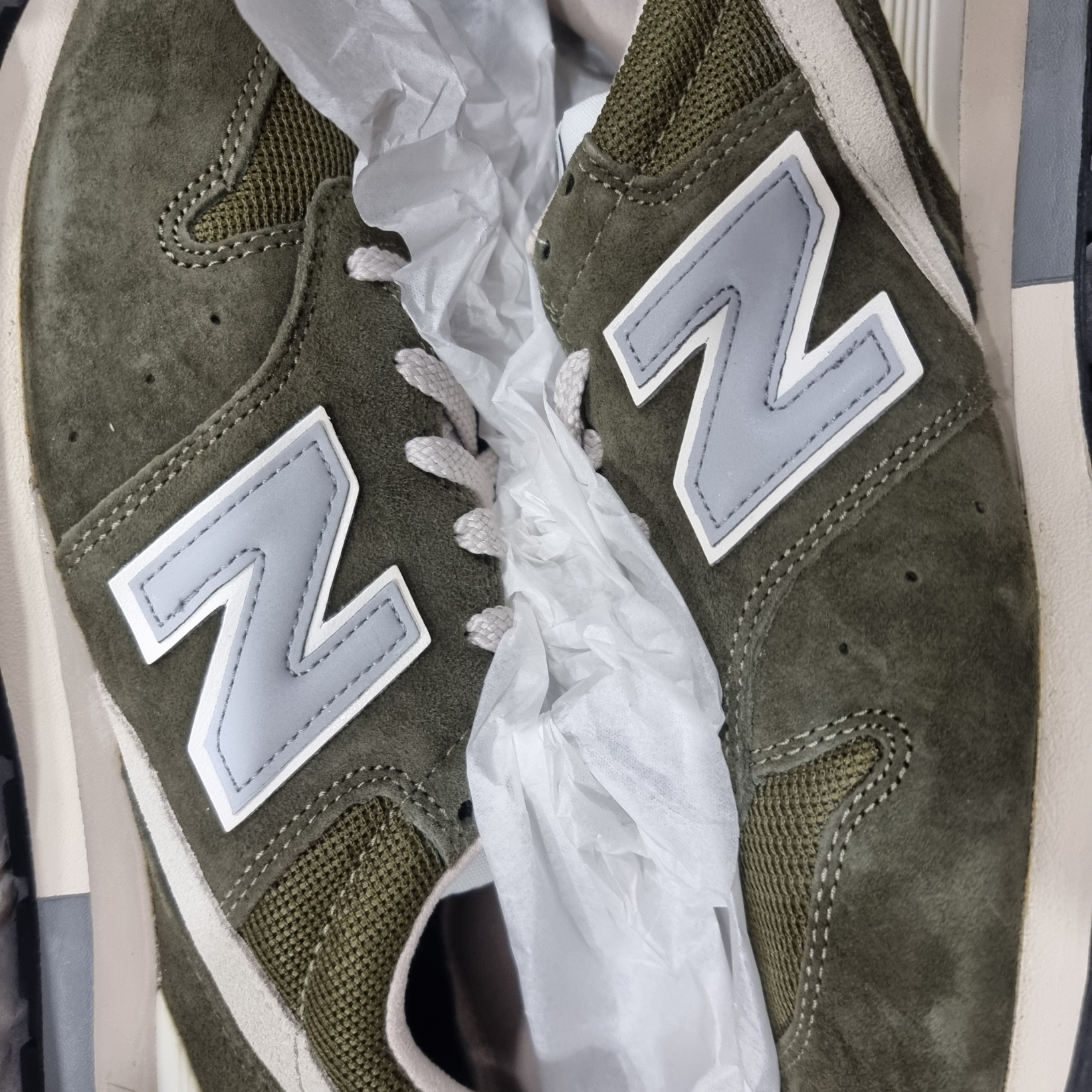 New Balance 996 Dark Green 착용 스타일 - 1