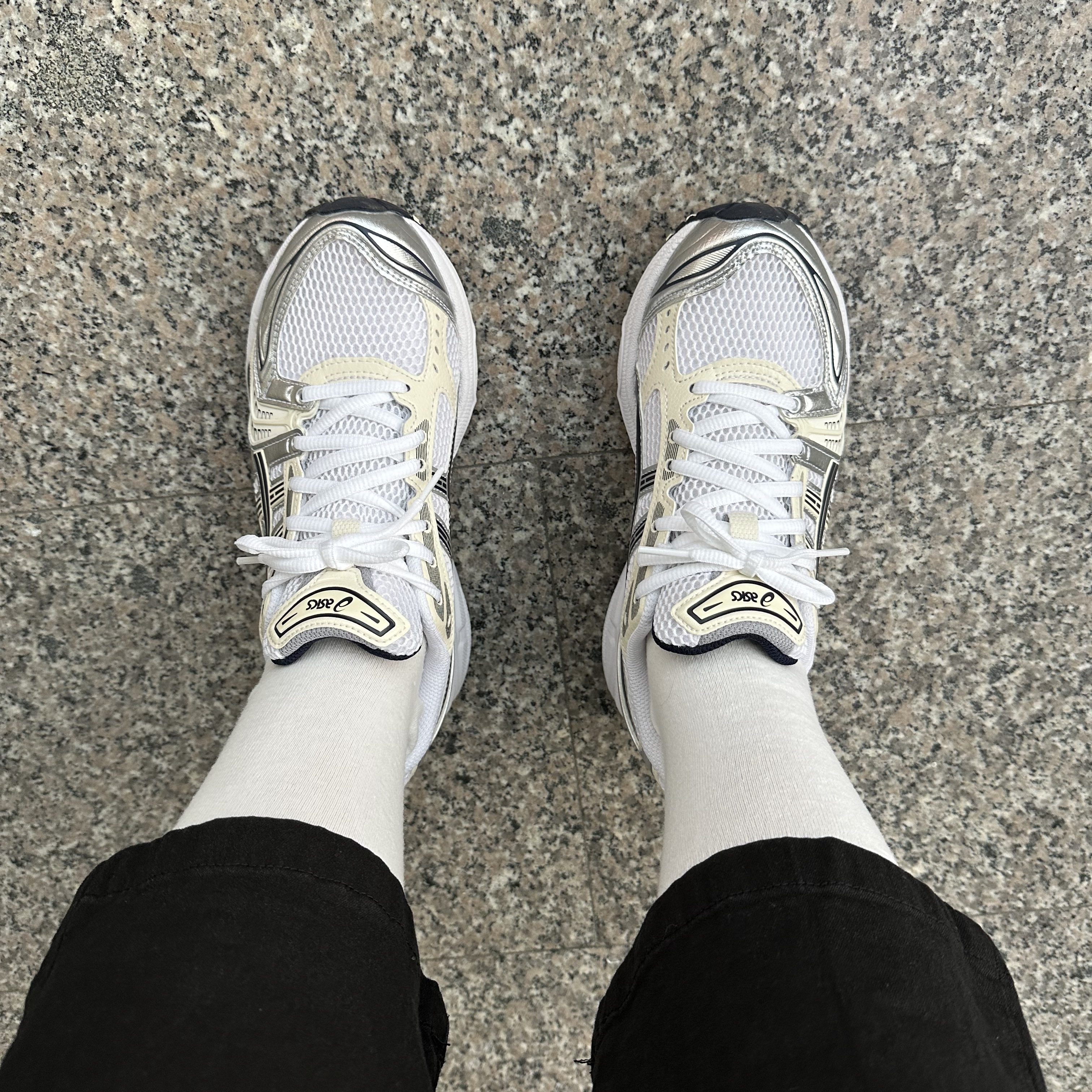 (W) Asics Gel-Kayano 14 White Midnight 착용 스타일 - 3