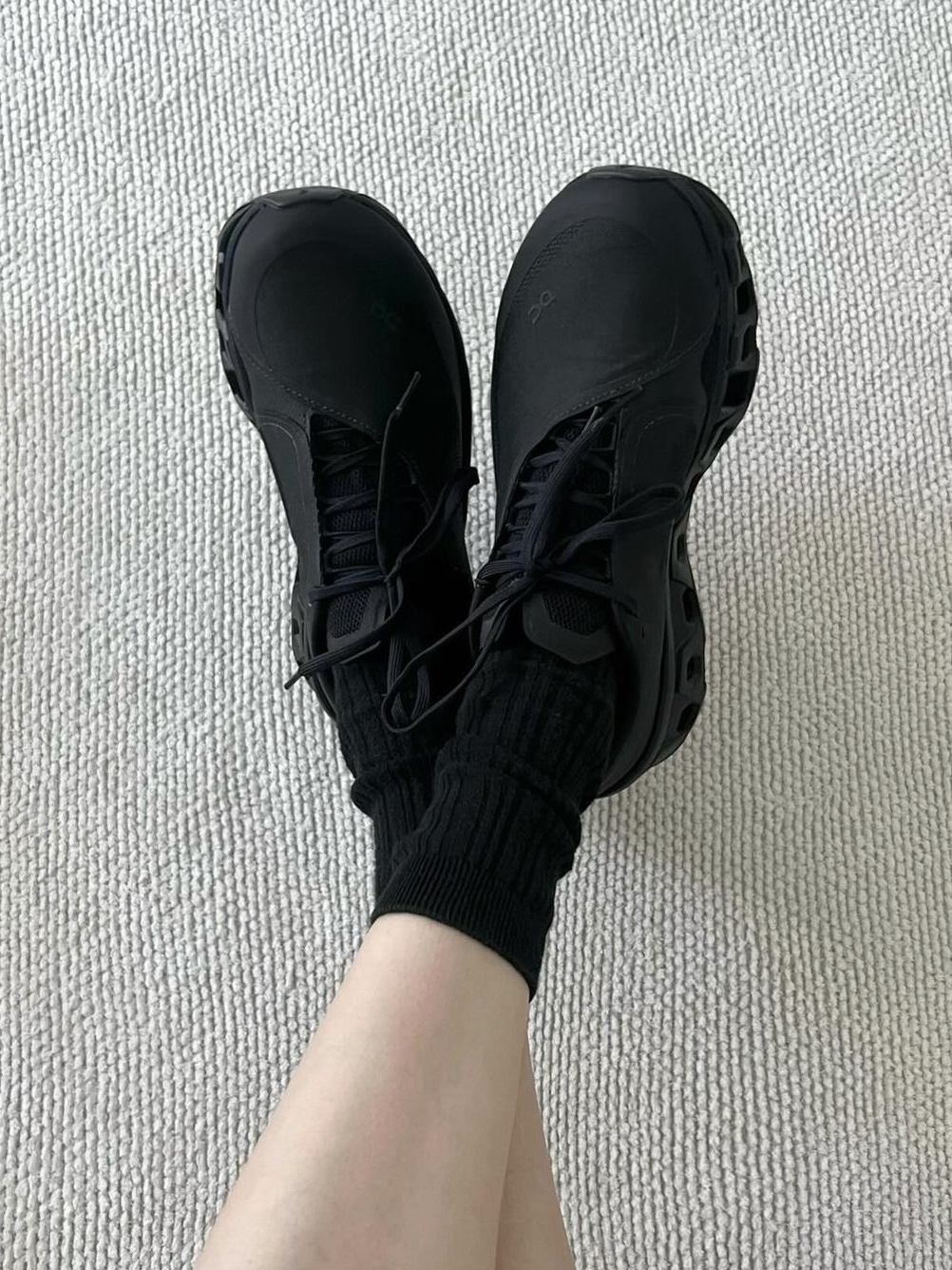 (W) On Running x Post Archive Faction (Paf) Cloudmonster 2 Black Magnet 착용 스타일 - 1