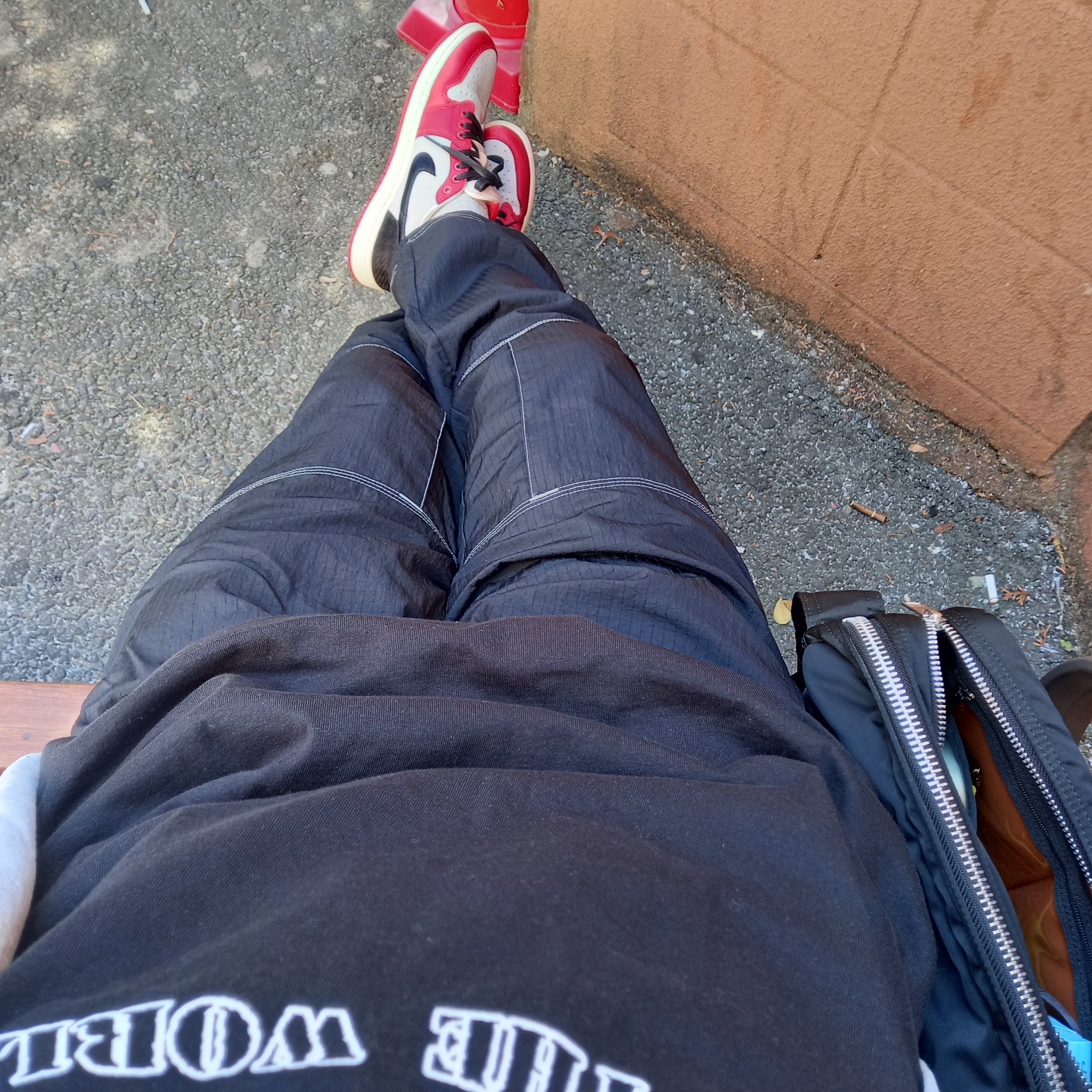 Jordan 1 x Trophy Room Retro Low OG SP Sail Varsity Red, Supreme x Nike Ripstop Track Pants Black - 24SS 착용 스타일 - 2