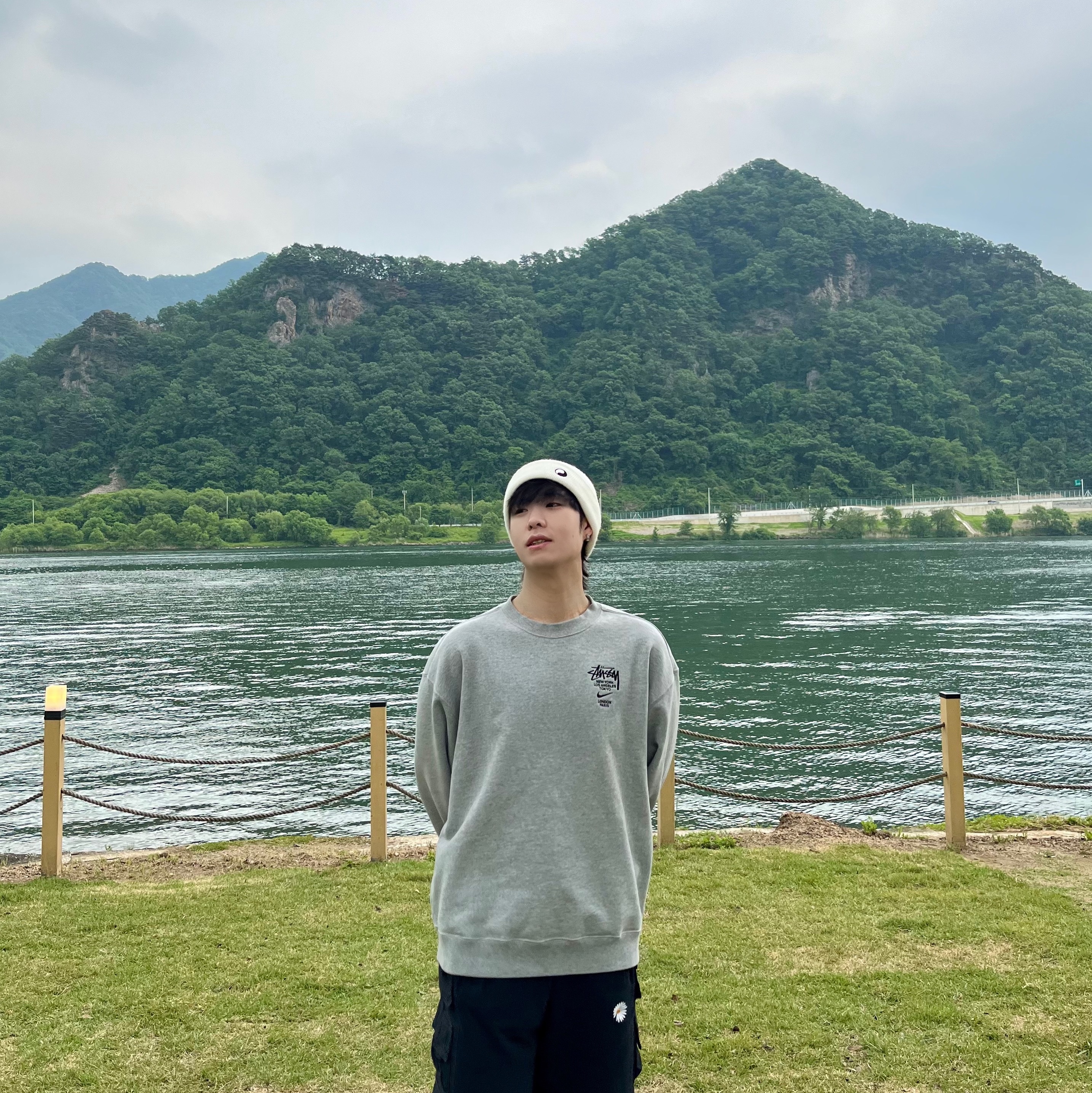 Nike x Stussy NRG ZR Fleece Crewneck Heather Grey - Asia, Stussy x Our Legacy Yin Yang Beanie Bone 착용 스타일