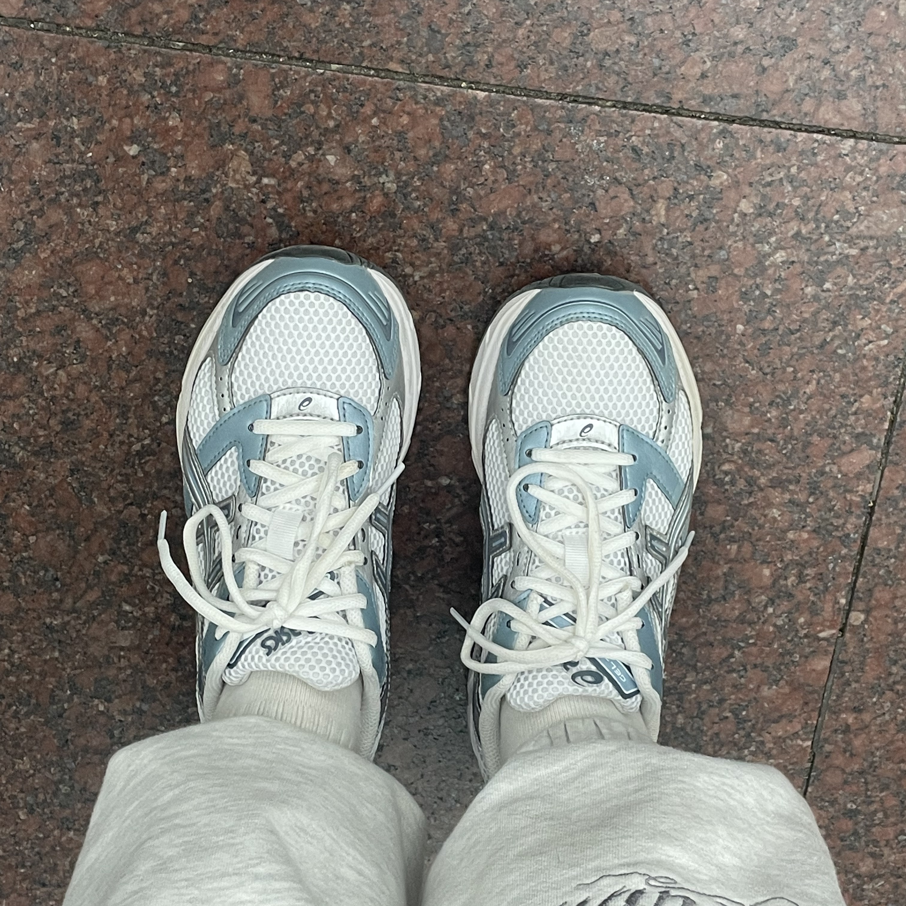 Asics Gel-1130 White Shark Skin 착용 스타일