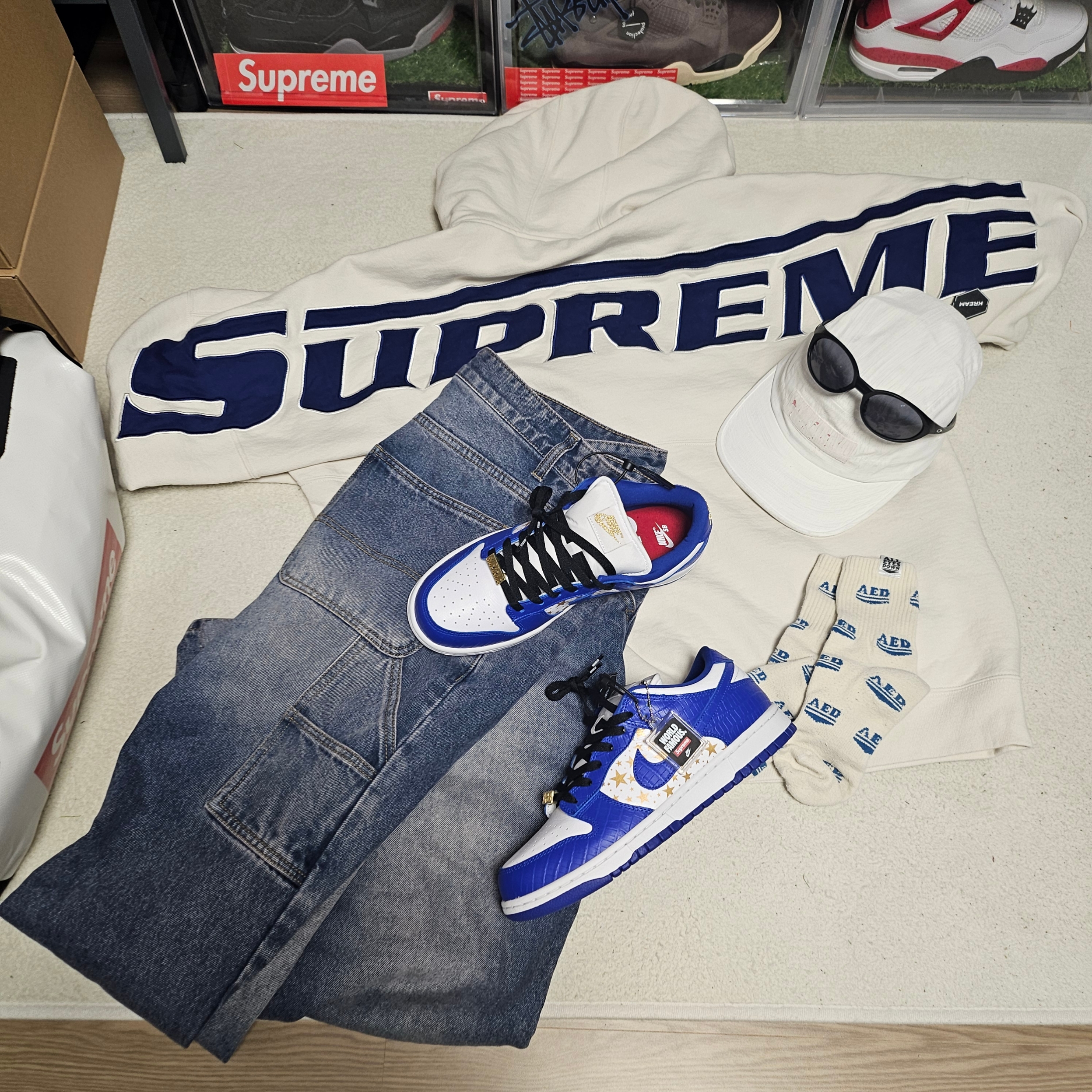 Supreme Wrapped Half Zip Hooded Sweatshirt Stone - 24SS, Nike x Supreme SB Dunk Low Hyper Blue 착용 스타일