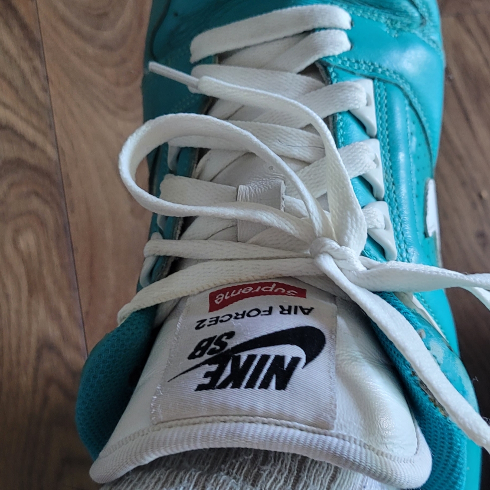 Nike x Supreme SB Air Force 2 Low Blue 착용 스타일 - 3