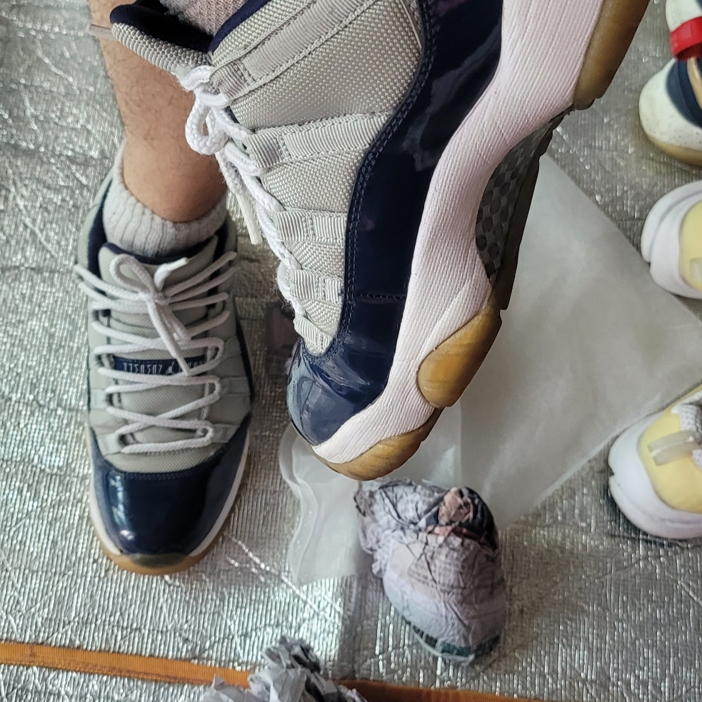 Jordan 11 Retro Low Georgetown 착용 스타일 - 2