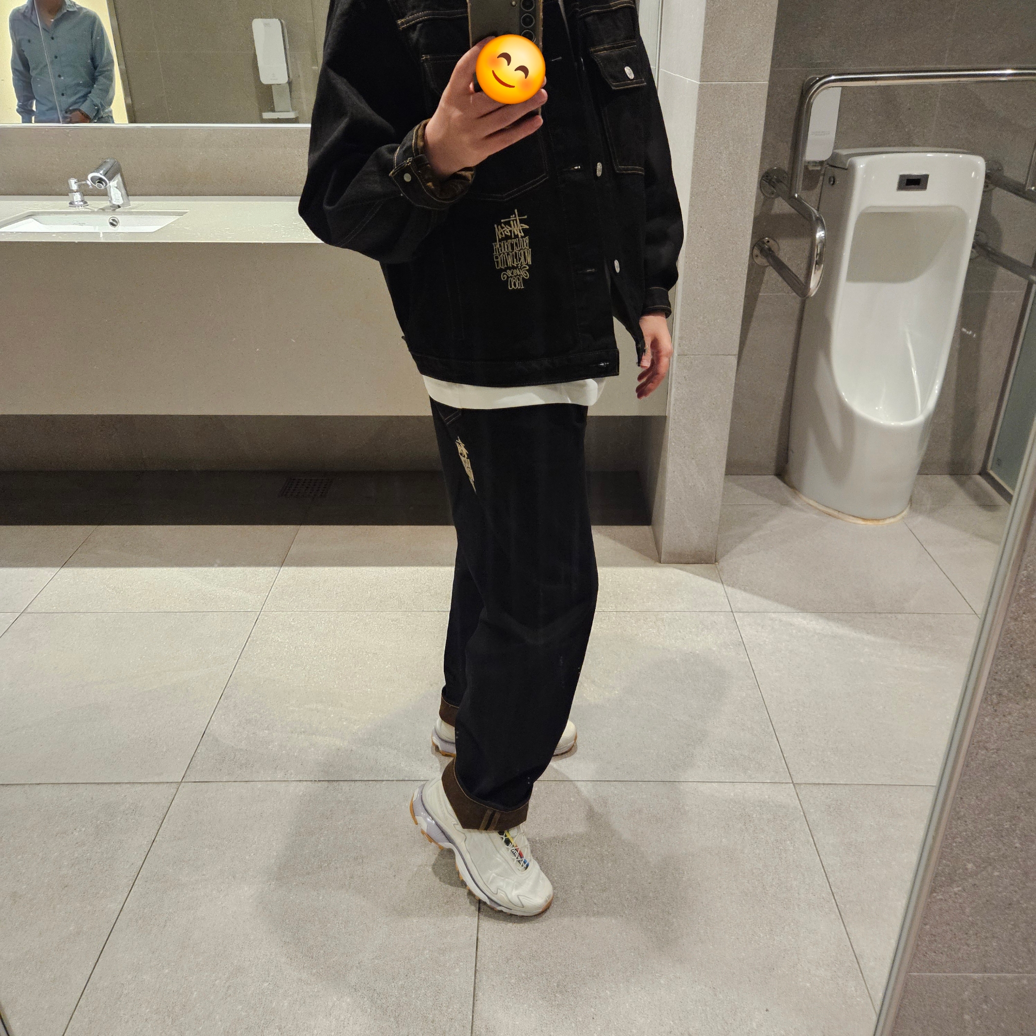 Stussy x Levi's Crispy Rinse Trucker Jacket Black, Stussy x Levi's Crispy Rinse 568 Jean Black 착용 스타일