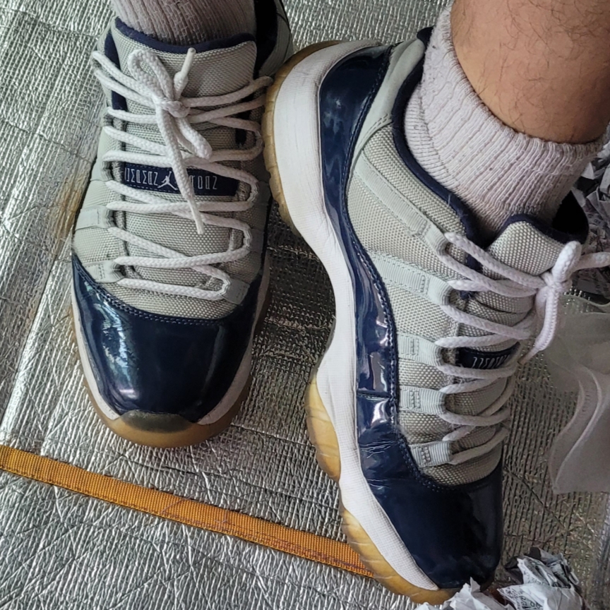 Jordan 11 Retro Low Georgetown 착용 스타일 - 4