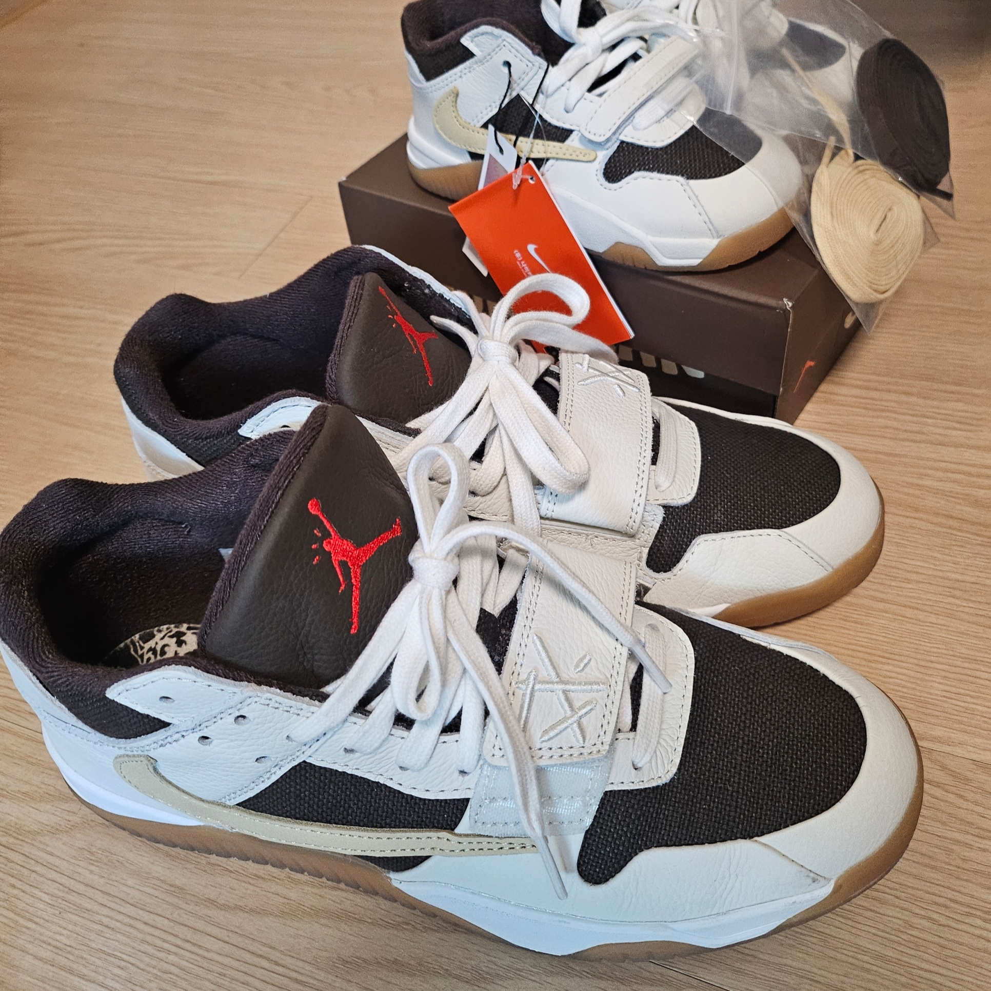 Jordan x Travis Scott Jumpman Jack TR Sail and Dark Mocha, (TD) Jordan x Travis Scott Jumpman Jack TR Sail and Dark Mocha 착용 스타일