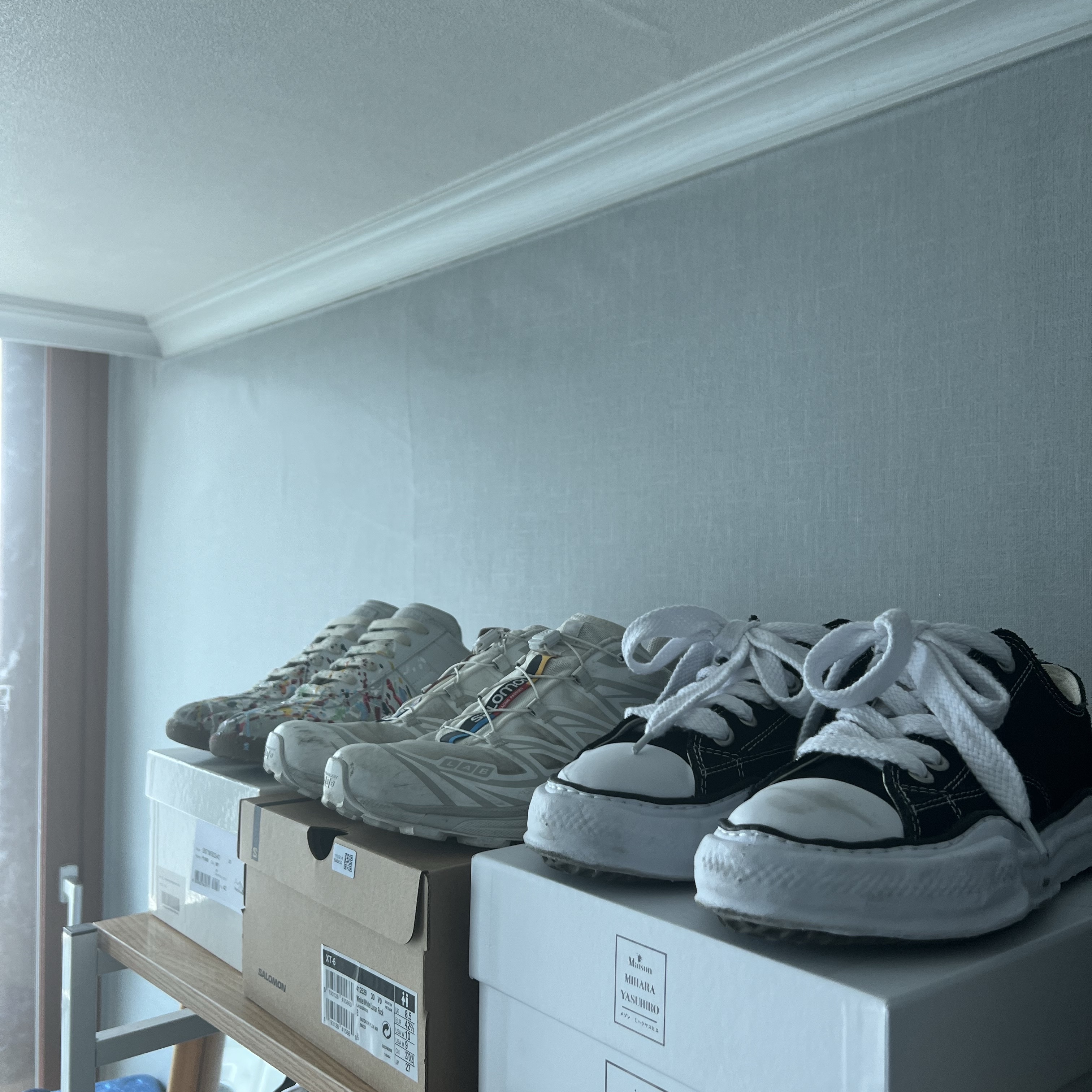 Maison Mihara Yasuhiro Peterson OG Sole Canvas Low Sneakers Black, Maison Margiela Replica Paint Drop Sneakers 착용 스타일 - 2