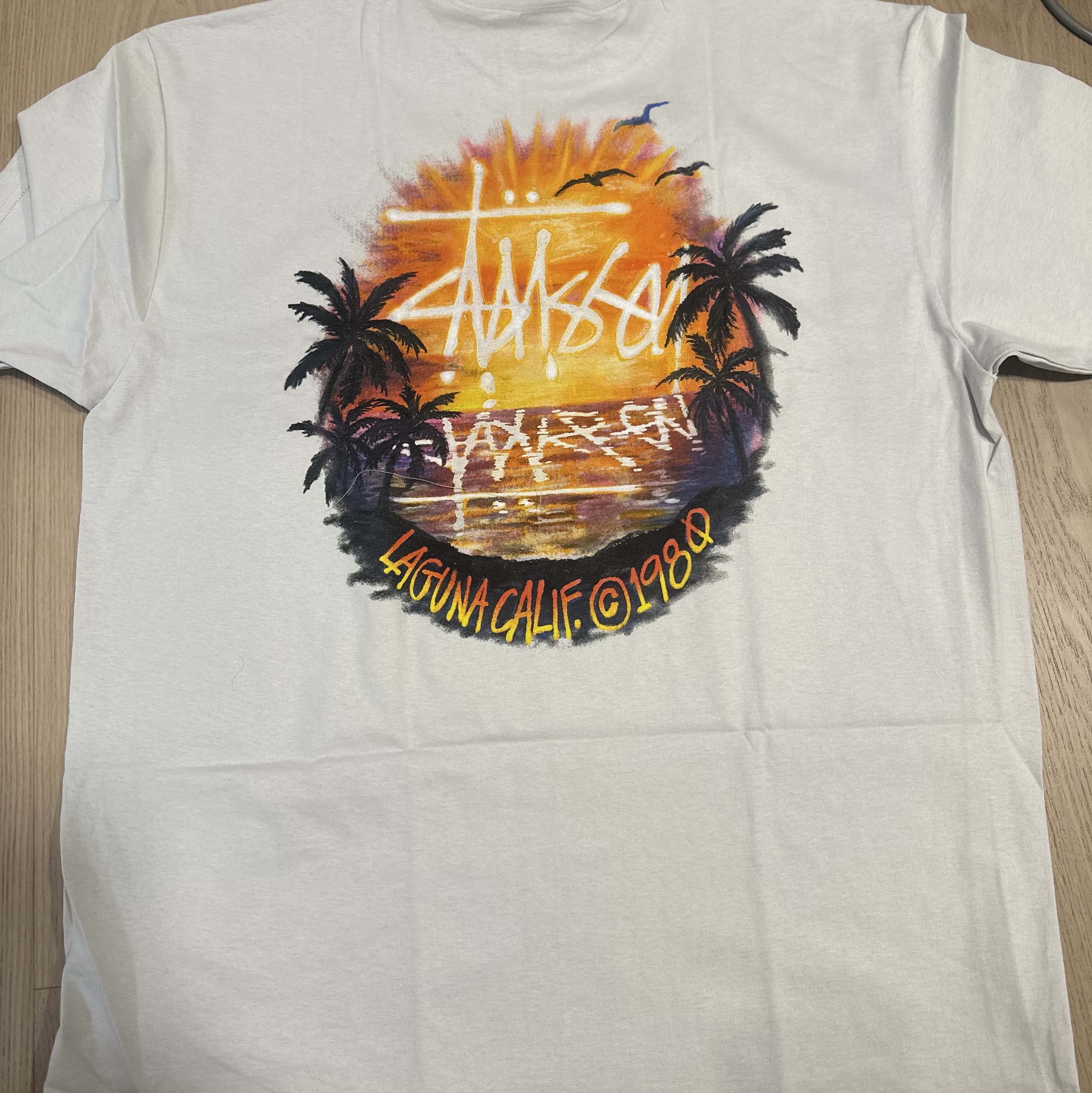 Stussy Sunset T-Shirt Fog 착용 스타일
