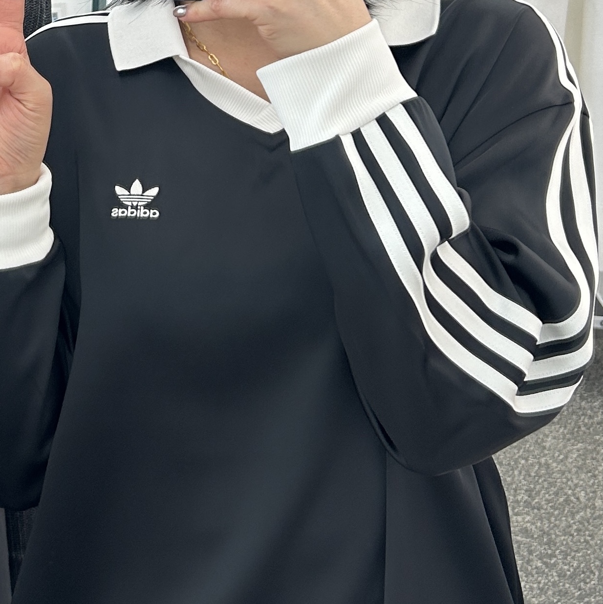 (W) Adidas 3-Stripes Satin Long Sleeve T-Shirt Black - KR Sizing 착용 스타일