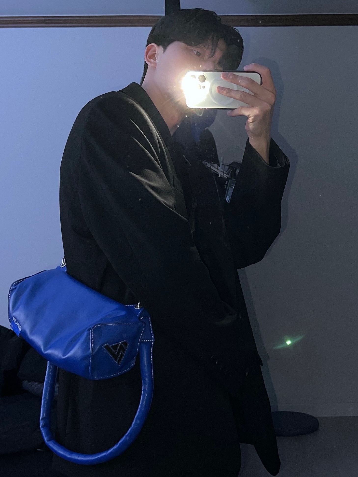 Ader Error x Zara Leather Shoulder Bag Blue 착용 스타일 - 1
