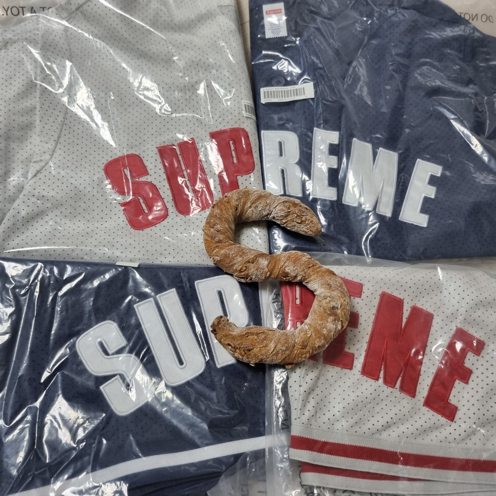 Supreme Ultrasuede Mesh Baseball Jersey Navy - 24SS, Supreme Ultrasuede Mesh Baseball Jersey Grey - 24SS 착용 스타일