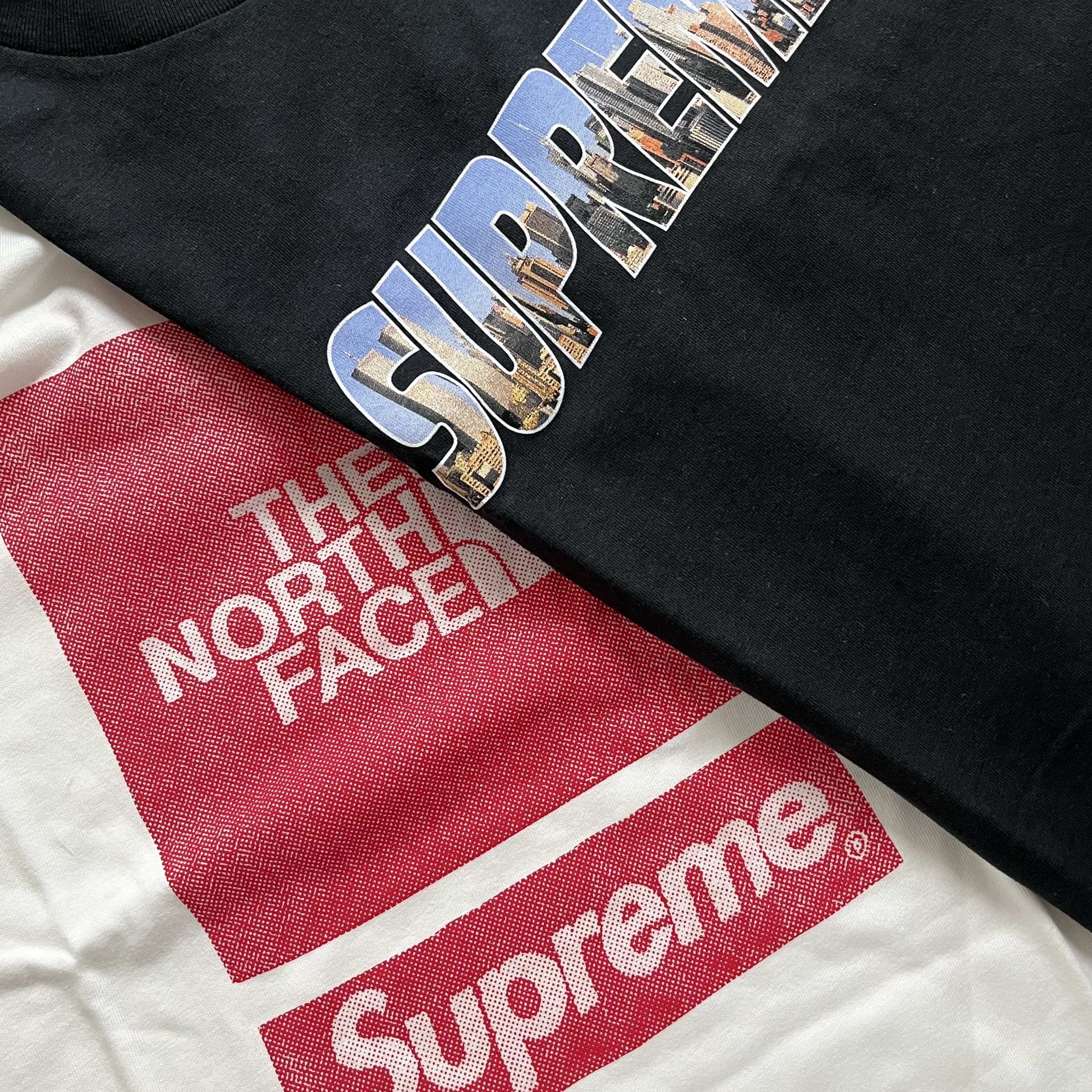 Supreme x The North Face S/S Top White - 24SS, Supreme Gotham T-Shirt Black - 23FW 착용 스타일