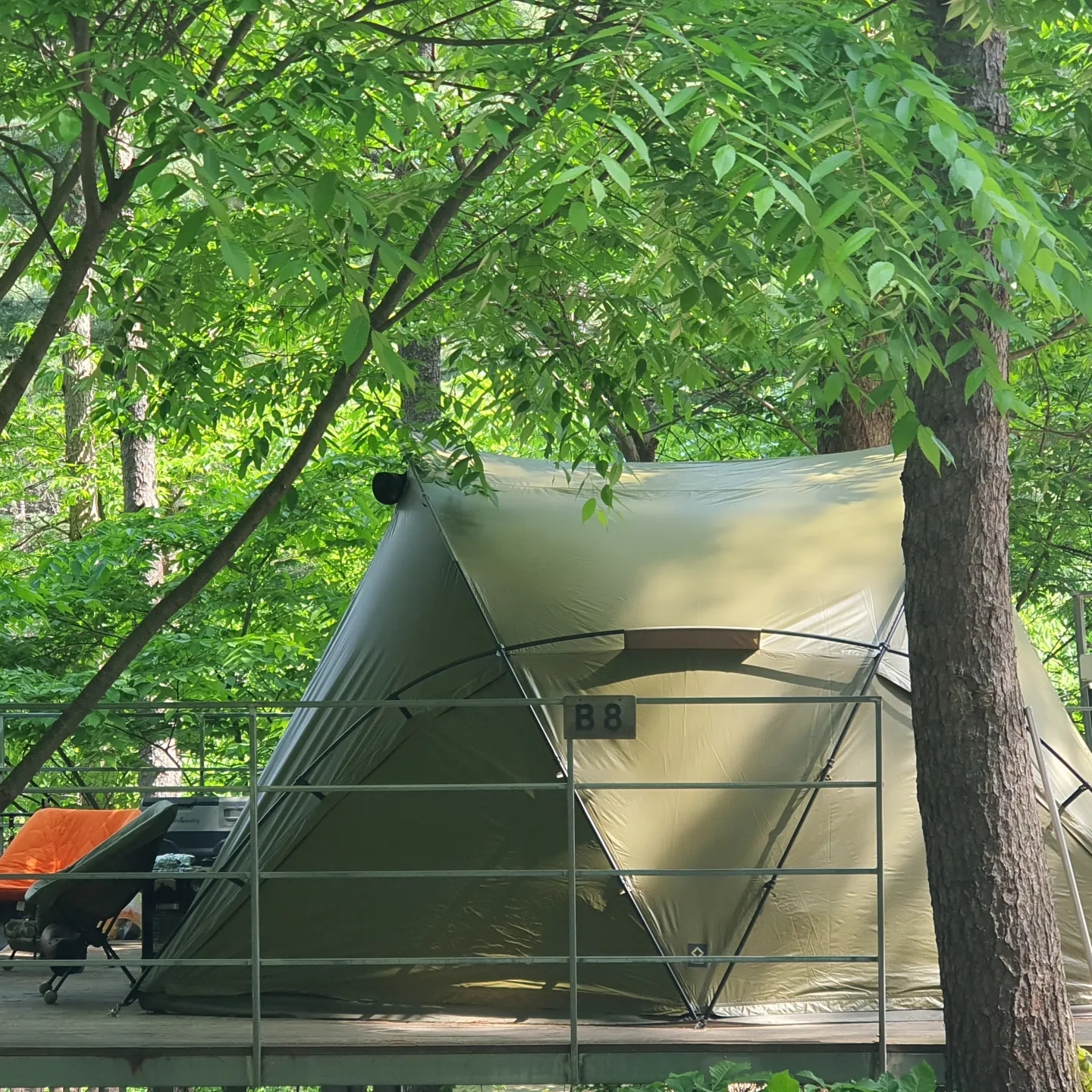 Helinox Tactical V-Tarp 4.0 R1 Coyote Tan 착용 스타일 - 1
