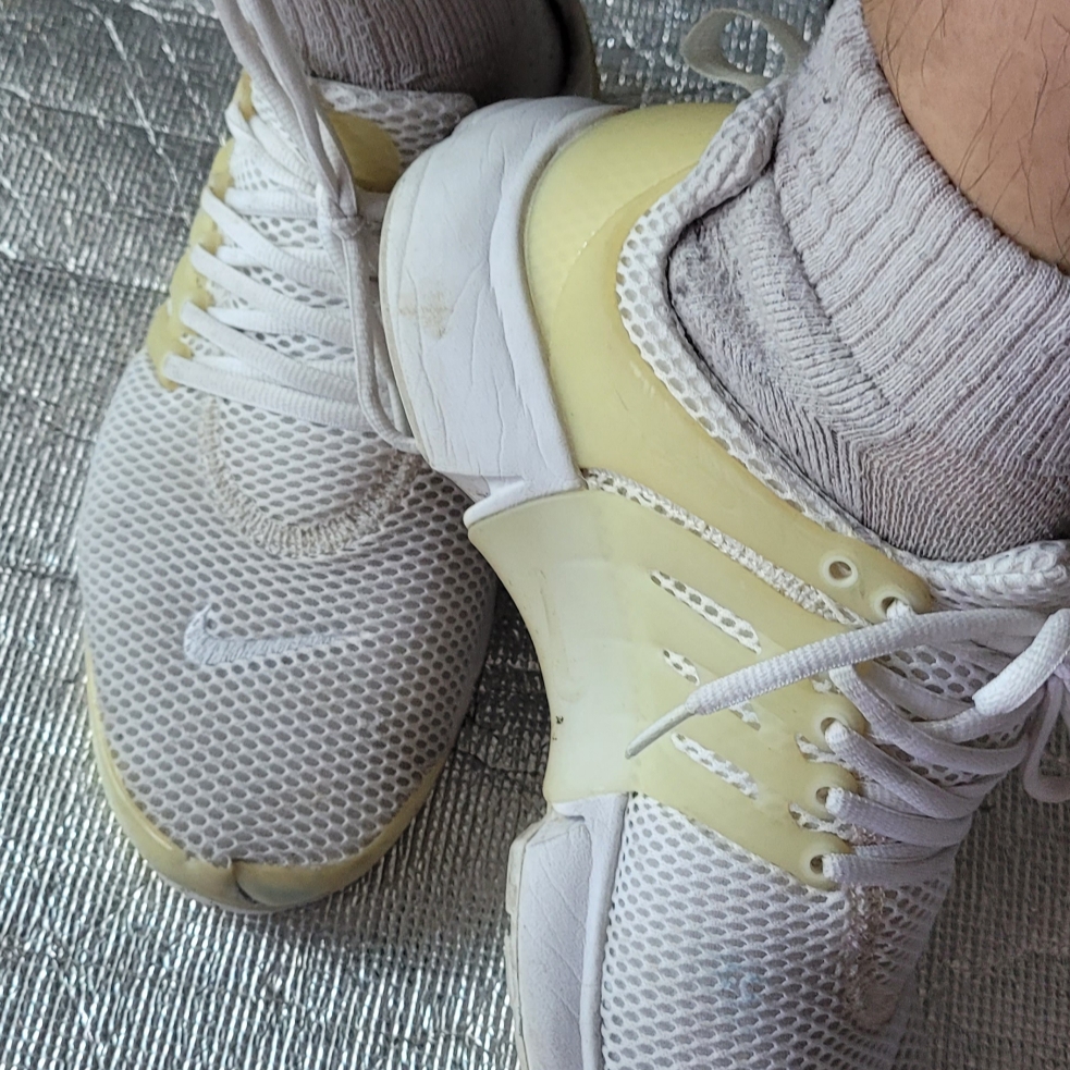 Nike Air Presto Triple White 착용 스타일 - 3