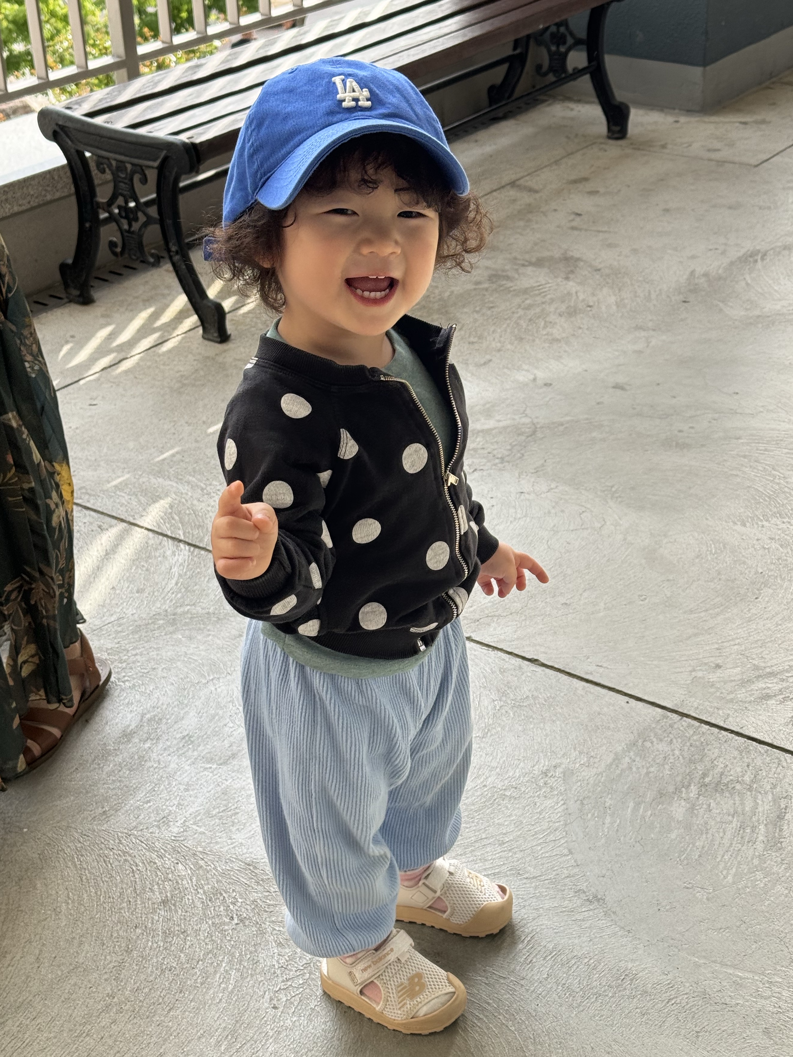 MLB New Fit Structure Ball Cap LA Dodgers Dark Blue, (Kids) New Balance Grab Sandal Black Light Green 착용 스타일 - 1