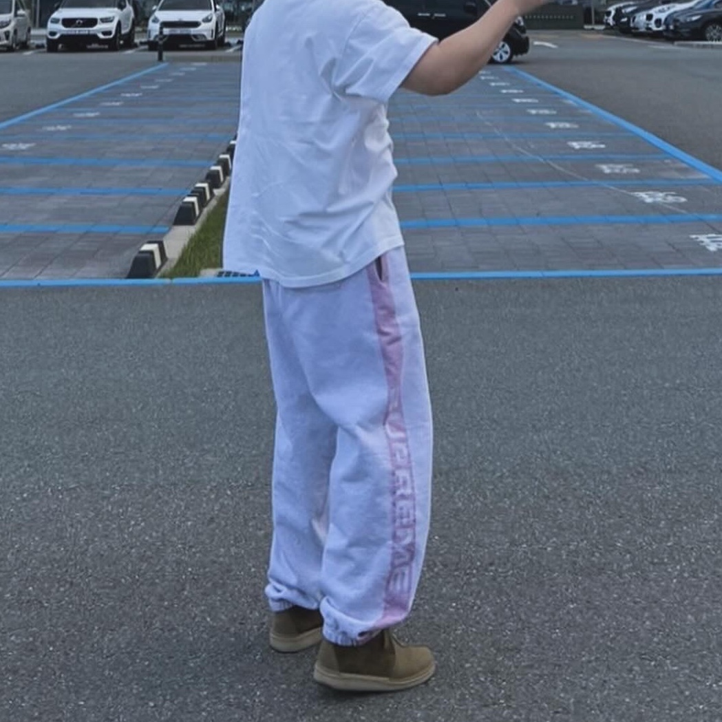 Supreme Jacquard Stripe Sweatpant Ash Grey - 24SS 착용 스타일 - 1