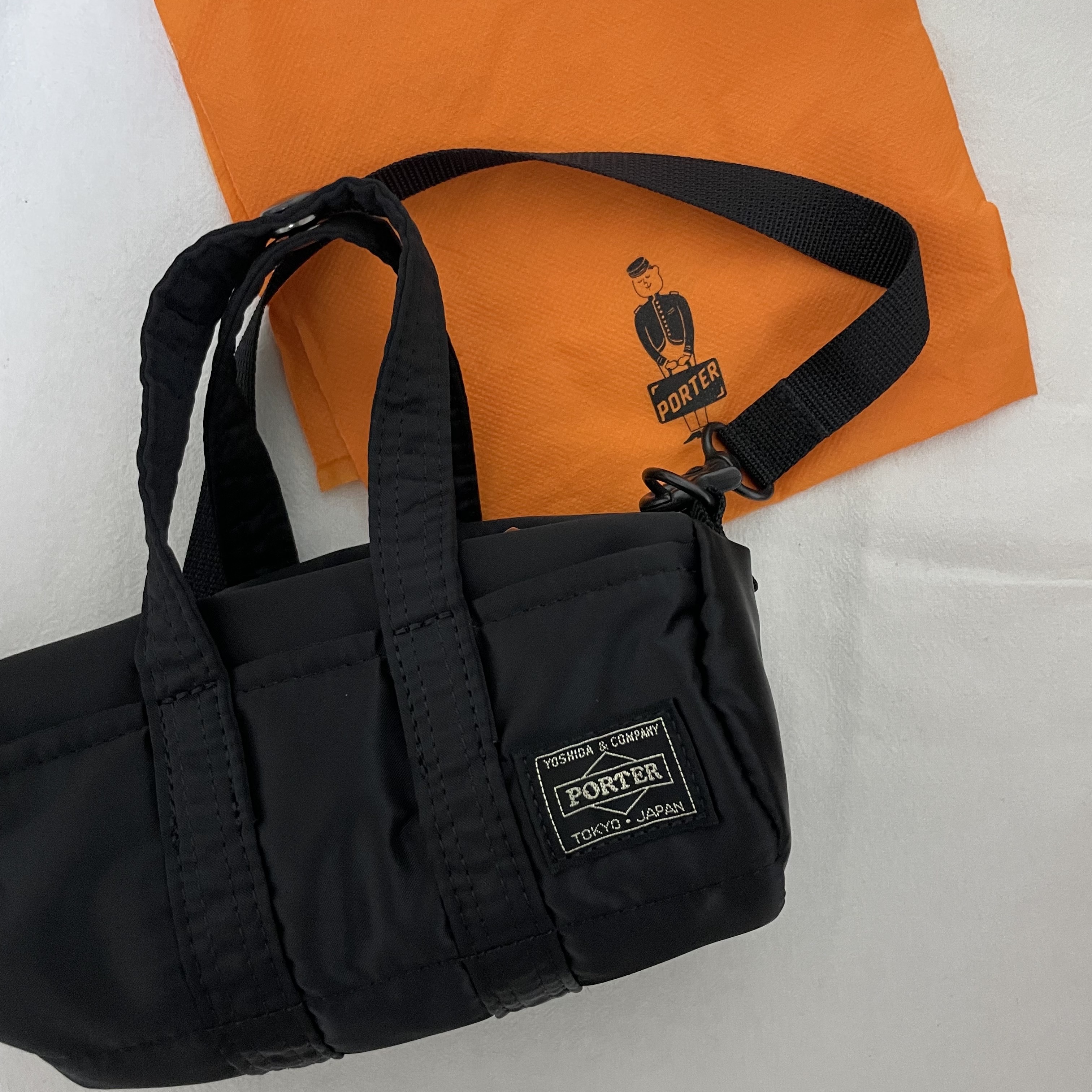 Porter Howl Boston Bag Mini Black, Porter Howl Helmet Bag Mini Black 착용 스타일 - 1