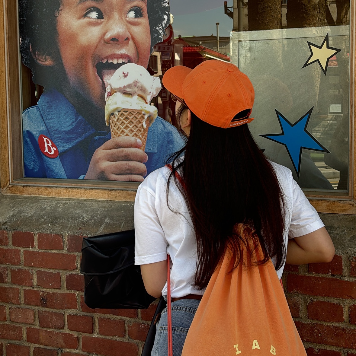 IAB Studio Pigment Hoodie & Sack Salmon, Nike Dunk Low SP White and University Red 2023 착용 스타일 - 1