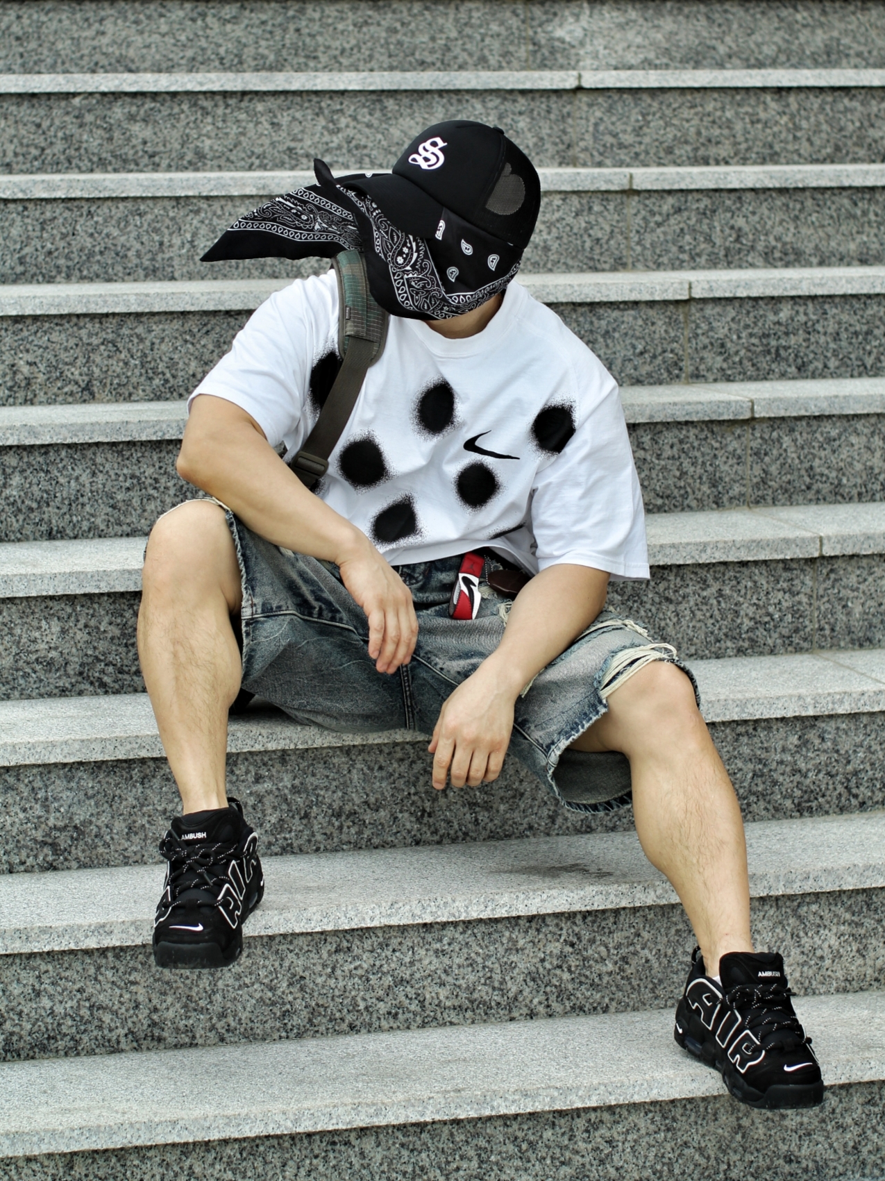 Nike x Off-White NRG Short Sleeve T-Shirt White, Supreme Mini Duffle Bag Woodland Camo - 24SS 착용 스타일 - 4