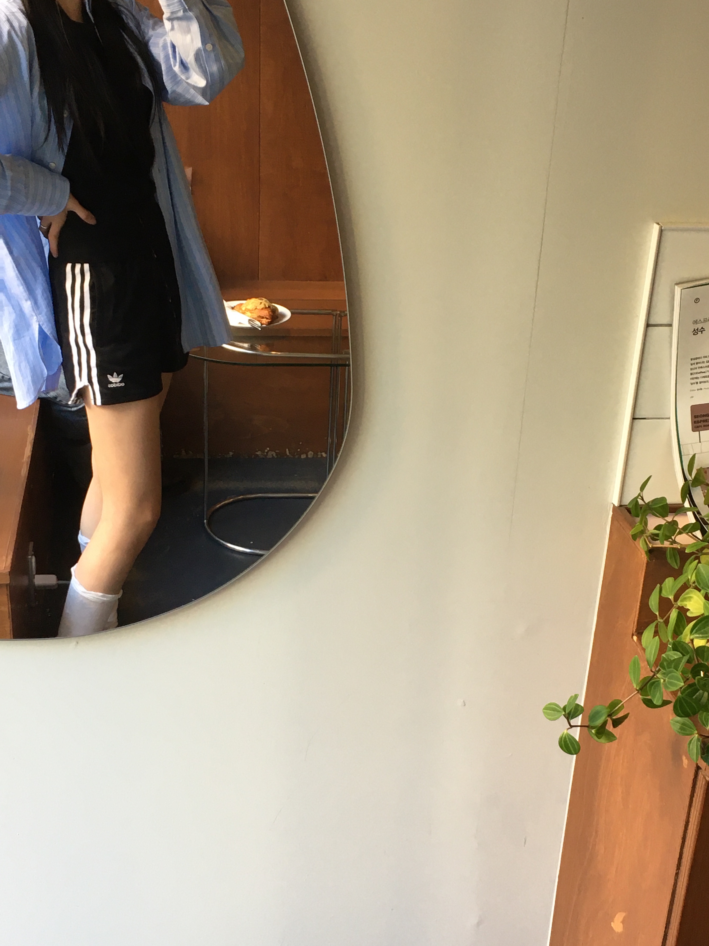 Adidas Spezial Handball Collegiate Navy, (W) Adidas 3-Stripes Shorts Black - KR Sizing 착용 스타일 - 2