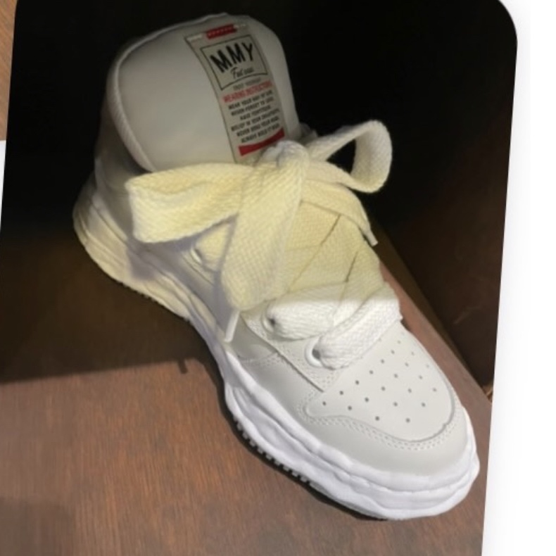Maison Mihara Yasuhiro Wayne Puffer OG Sole Leather Low-top Sneakers White 착용 스타일