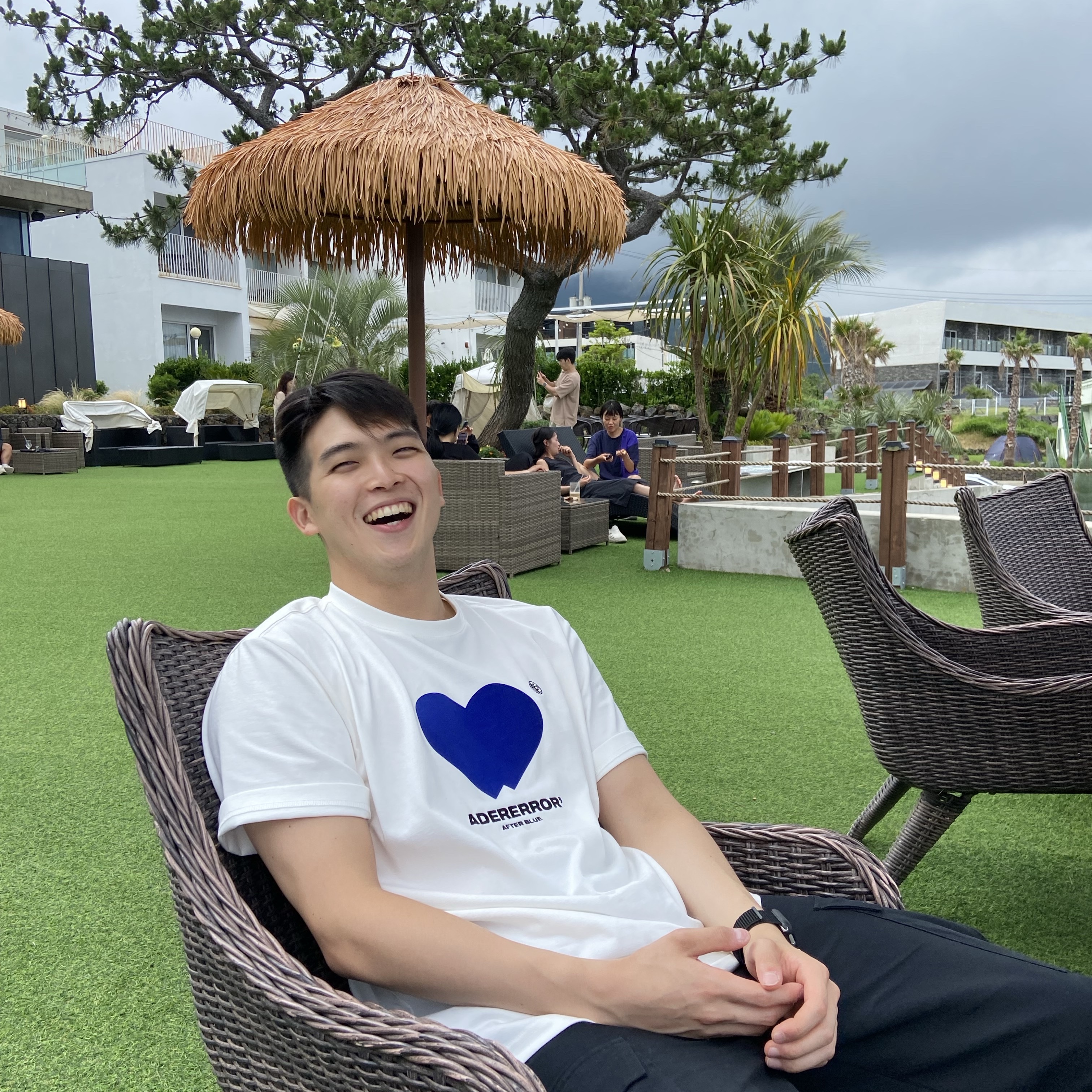Ader Error Twin Heart Logo T-Shirt White 착용 스타일