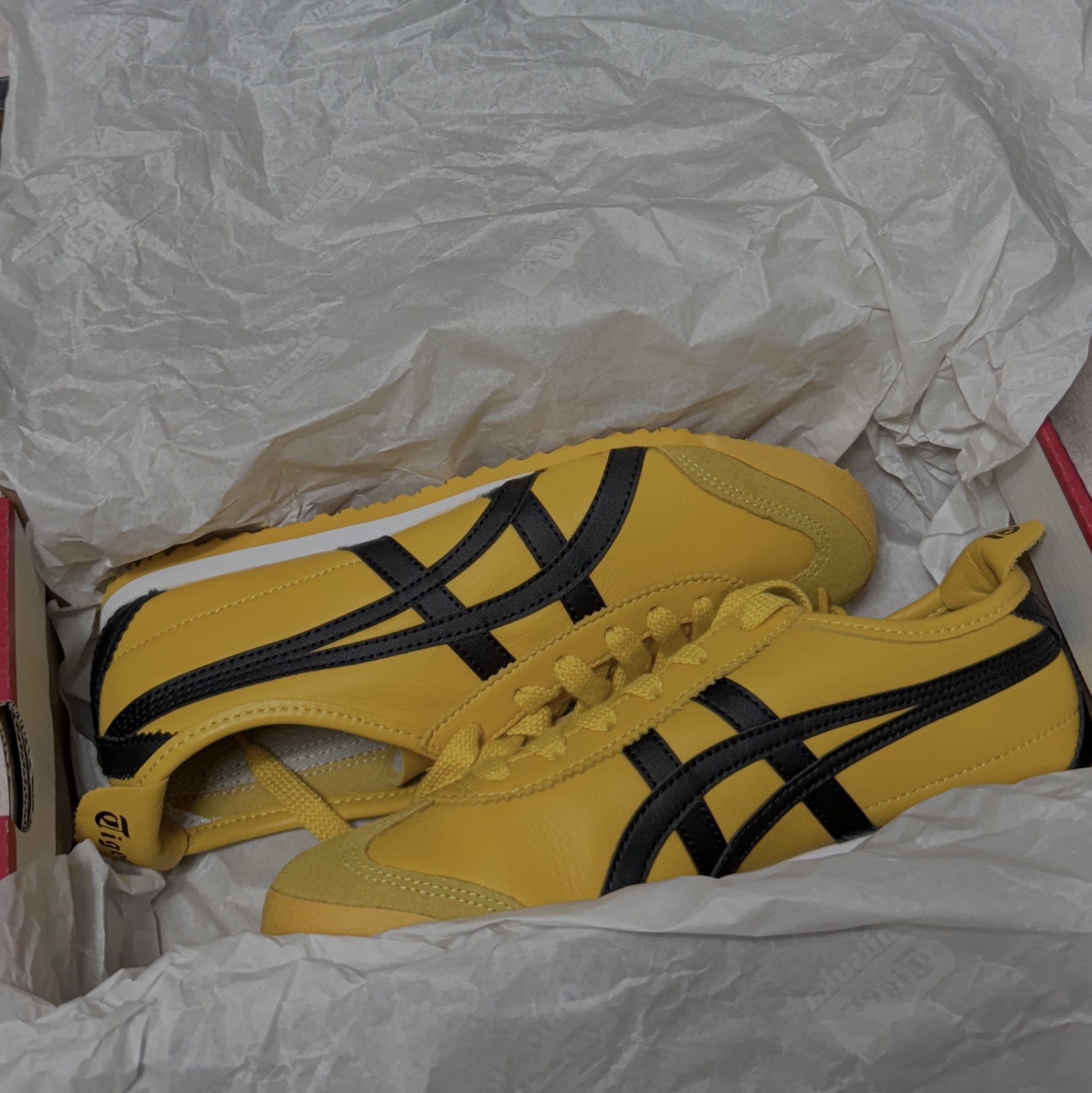 Onitsuka Tiger Mexico 66 Yellow Black 착용 스타일