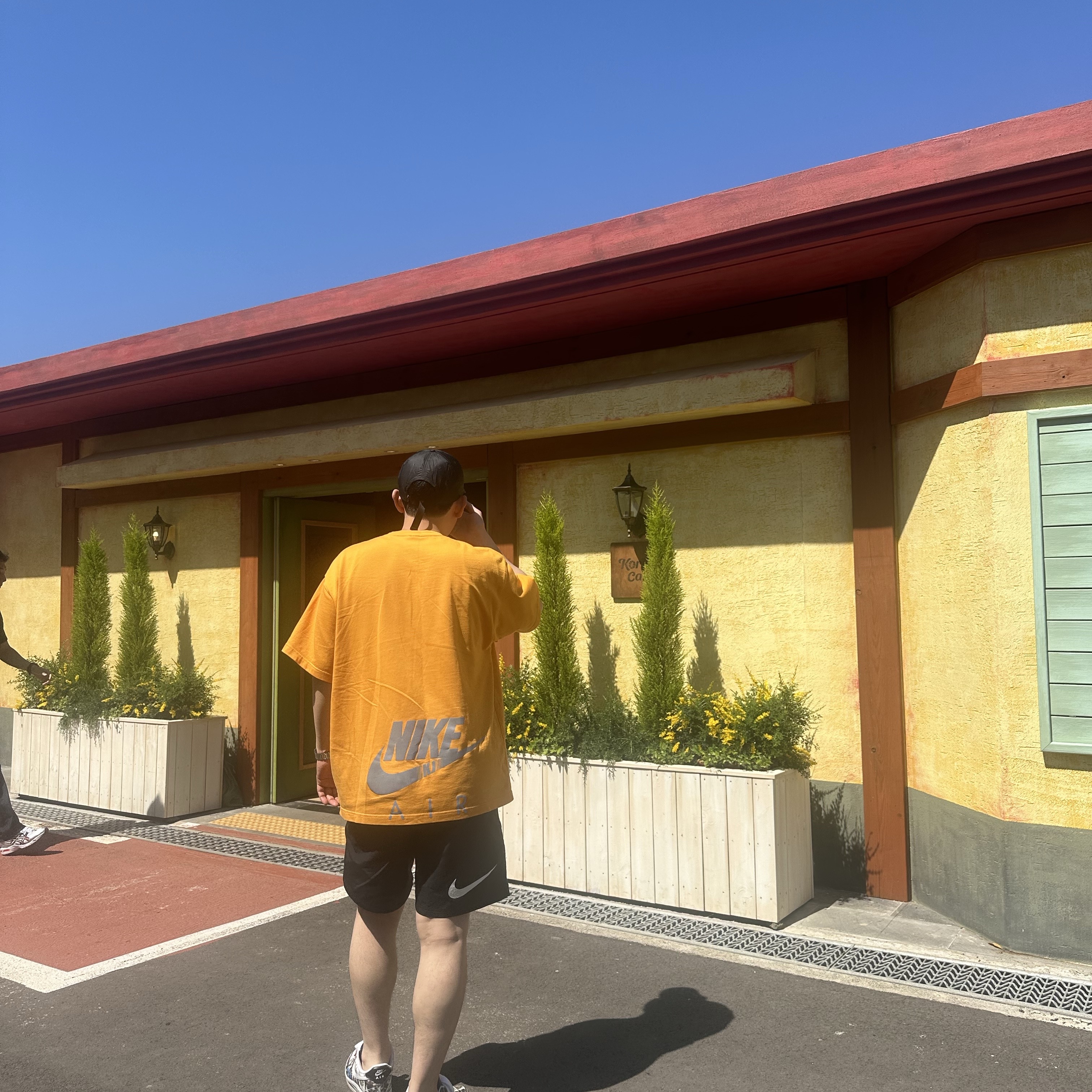 Nike x Kim Jones Oversized T-Shirt Circuit Orange - US/EU, Nike x Stussy Shorts Black (FJ9167-010) 착용 스타일 - 1