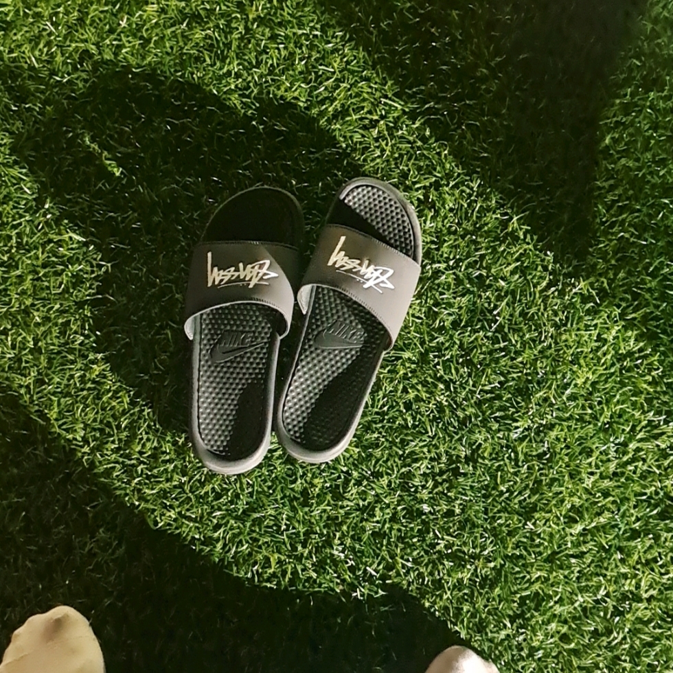 Nike x Stussy Benassi Slide Off Noir 착용 스타일
