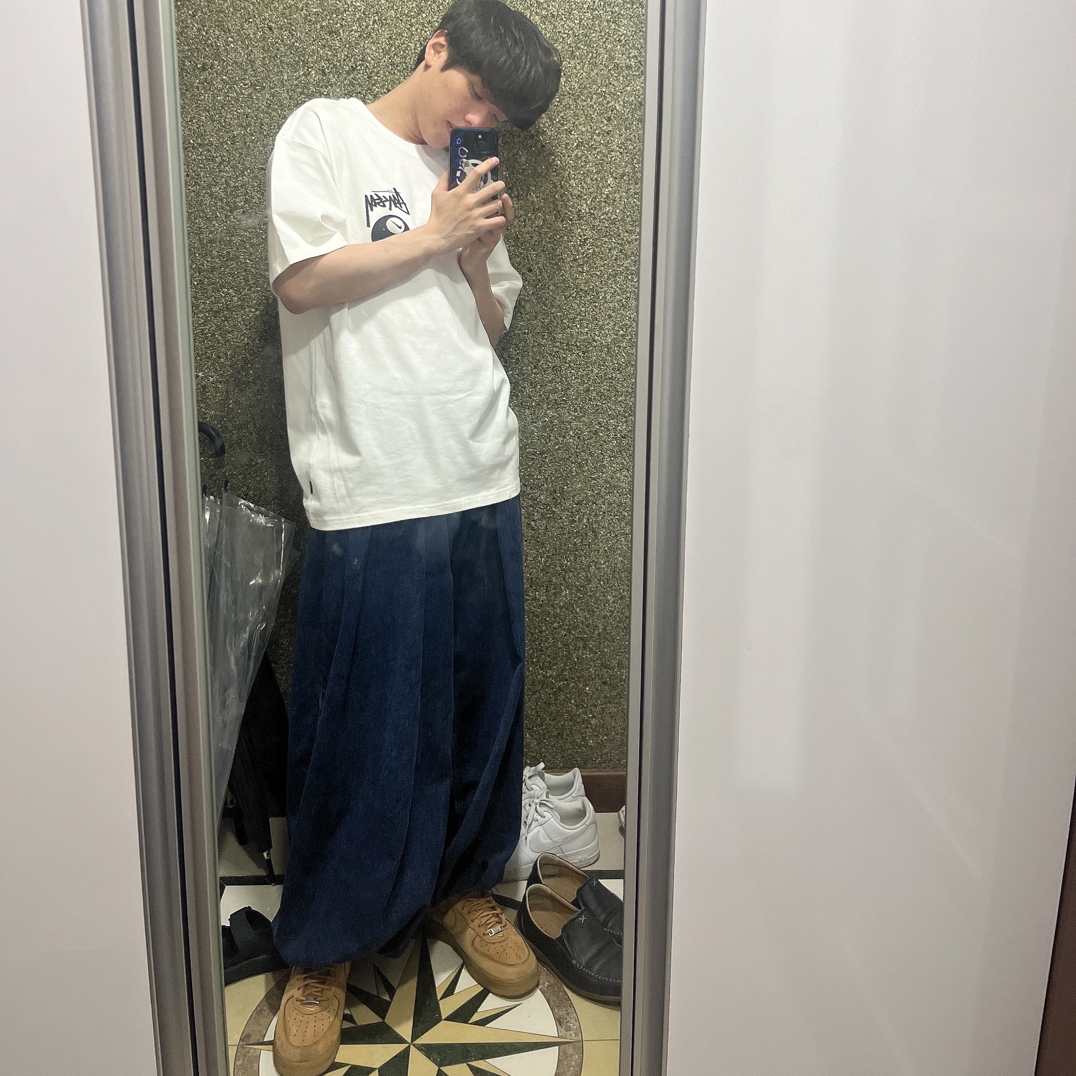Nike x Supreme Air Force 1 Low Flax, Zara x Ader Error Wide Leg Jeans Blue 착용 스타일