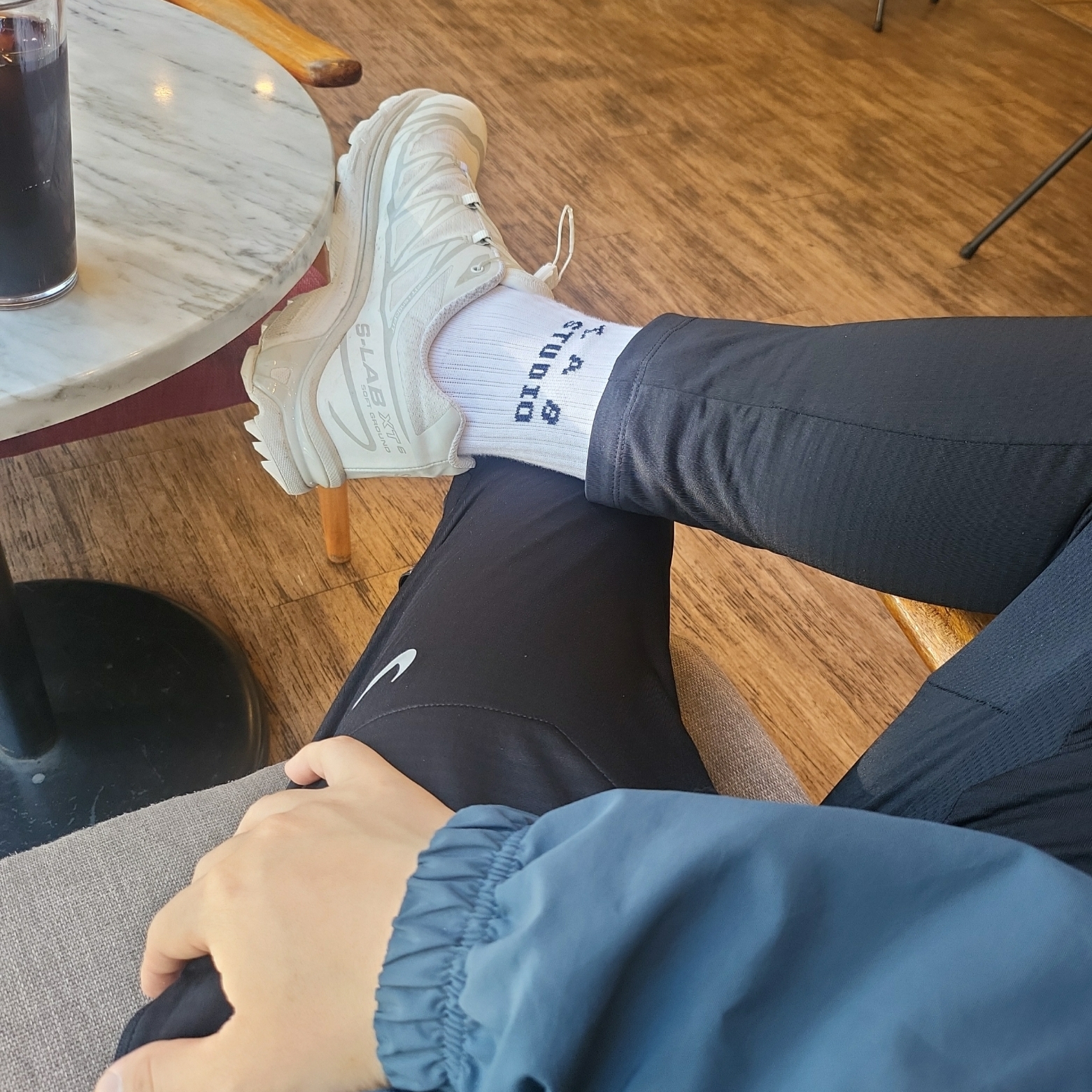 Supreme Spellout Embroidered Track Jacket Dark Blue - 23FW, IAB Studio Socks White (5 Pack) 착용 스타일