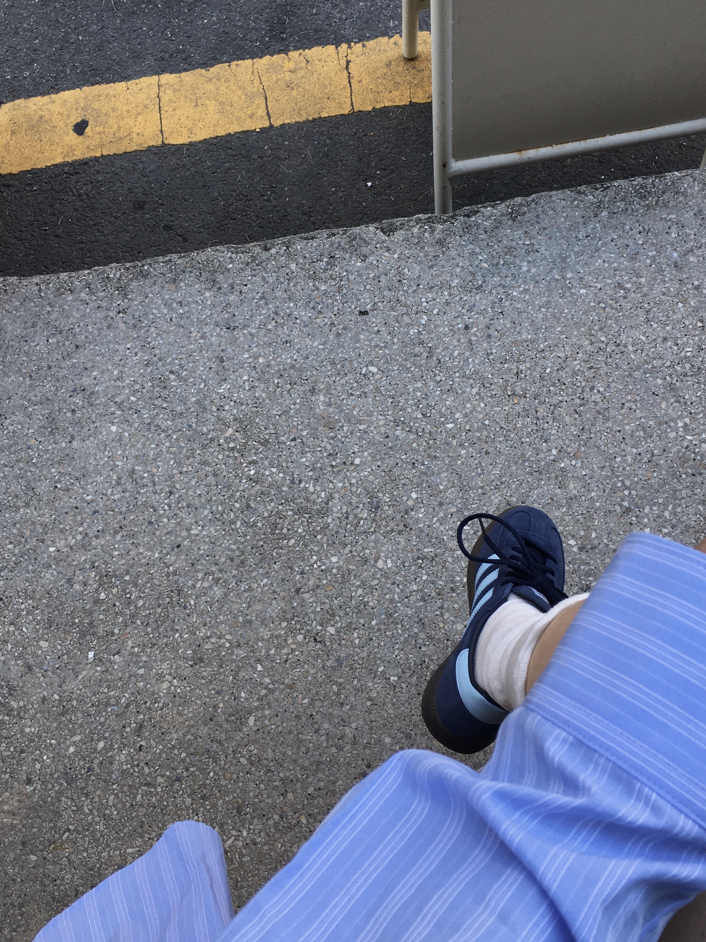 Adidas Spezial Handball Collegiate Navy, (W) Adidas 3-Stripes Shorts Black - KR Sizing 착용 스타일 - 1