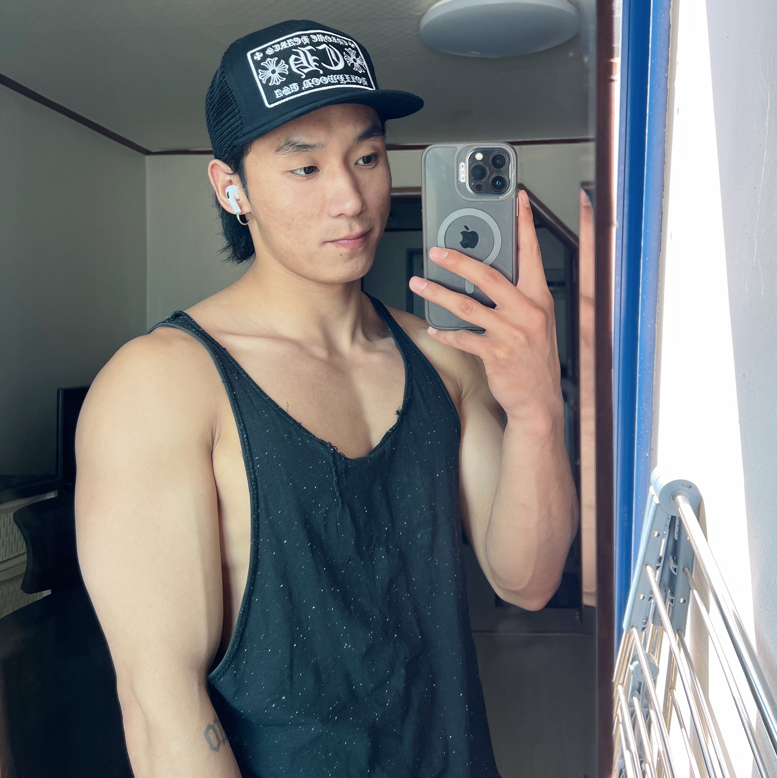 Chrome Hearts CH Hollywood Trucker Hat Black 착용 스타일 - 1